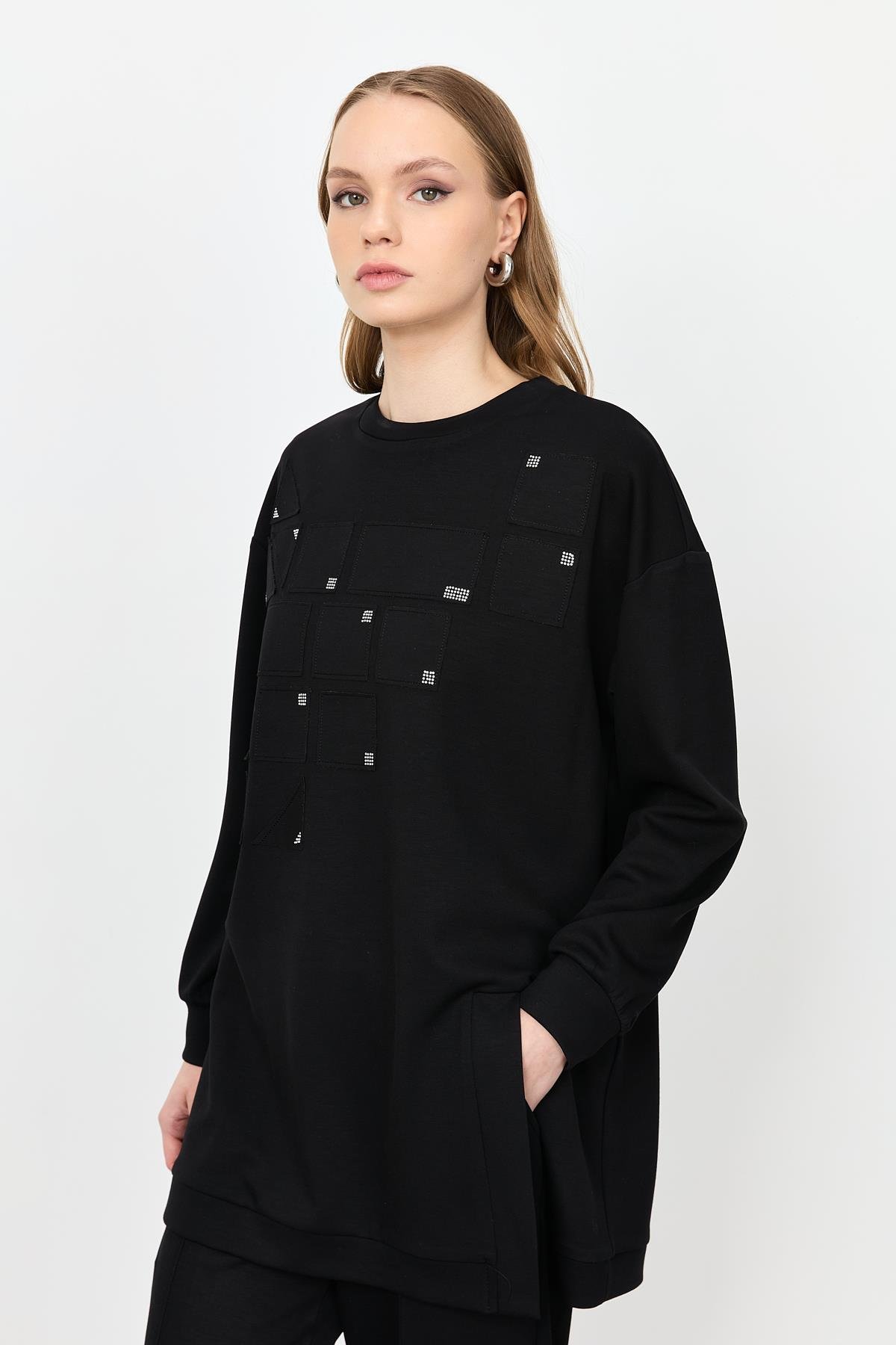 Taş Detay Yırtmaçlı Sweatshirt-SİYAH