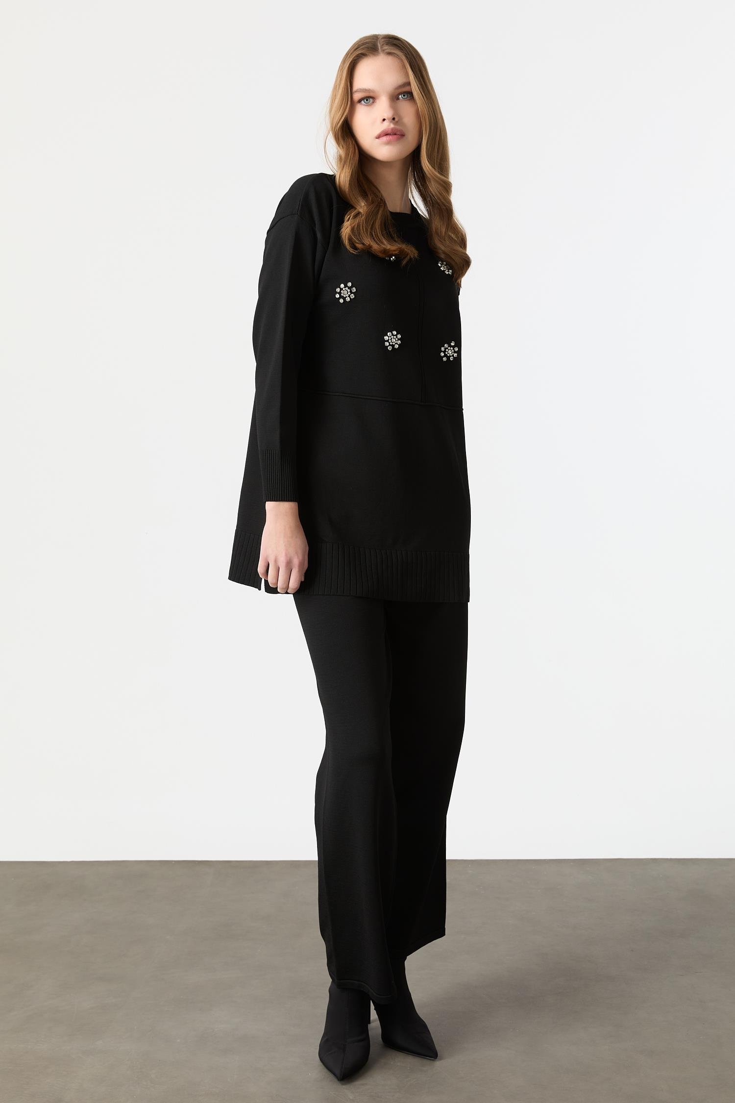 Taş İşleme Detaylı Triko Takım-SİYAH