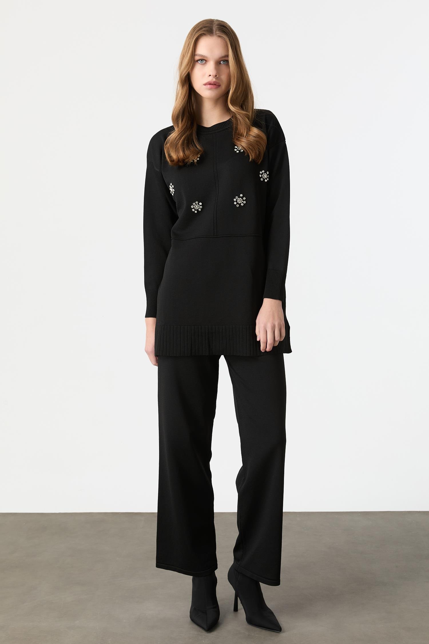 Taş İşleme Detaylı Triko Takım-SİYAH