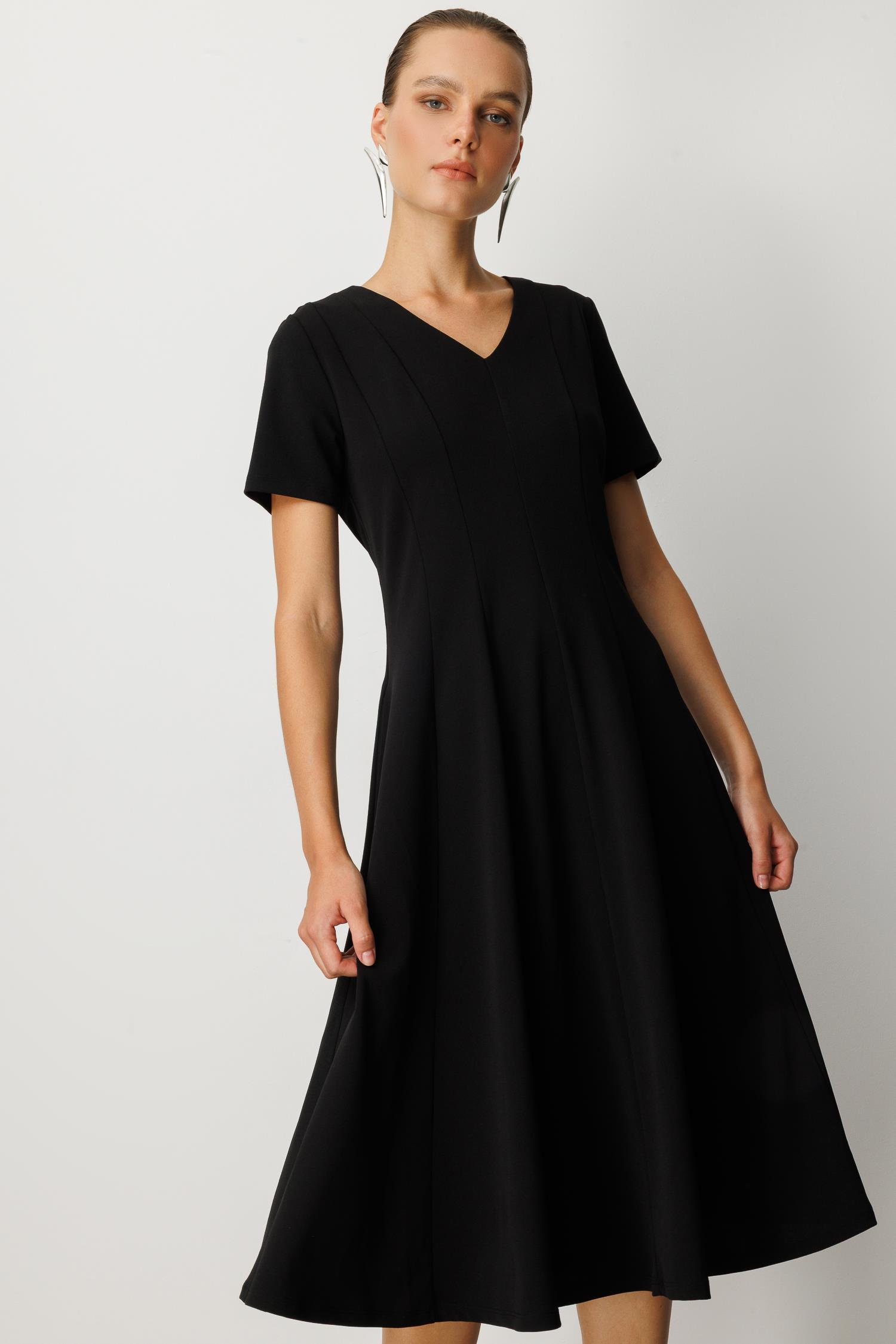 V Yaka Midi Elbise-SİYAH