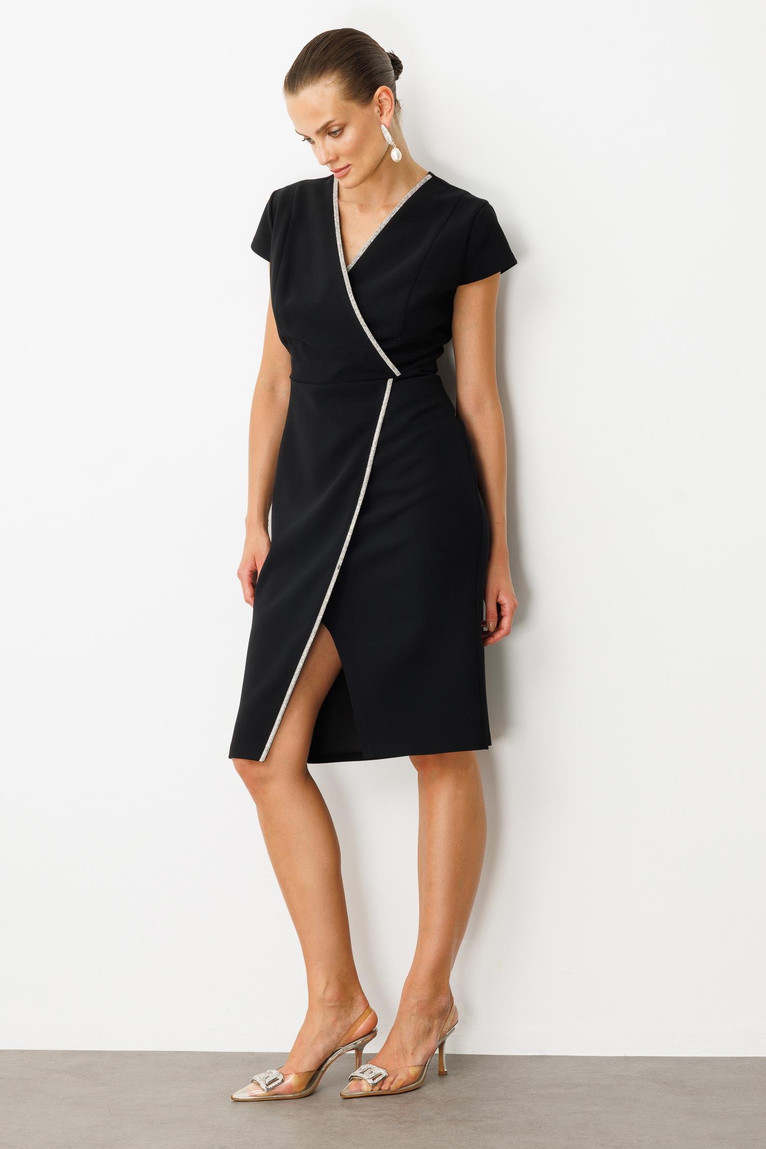 V Yaka Taşlı Kısa Abiye Elbise-SİYAH