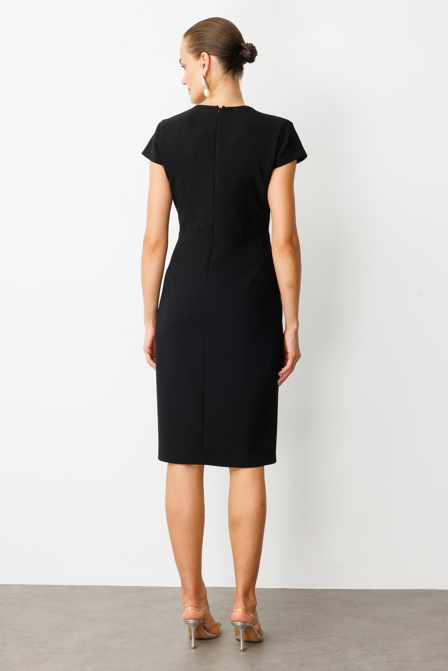 V Yaka Taşlı Kısa Abiye Elbise-SİYAH