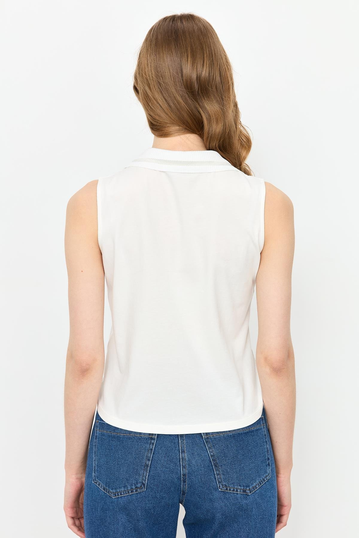 Yaka Detaylı Kolsuz Bluz-KEMIK