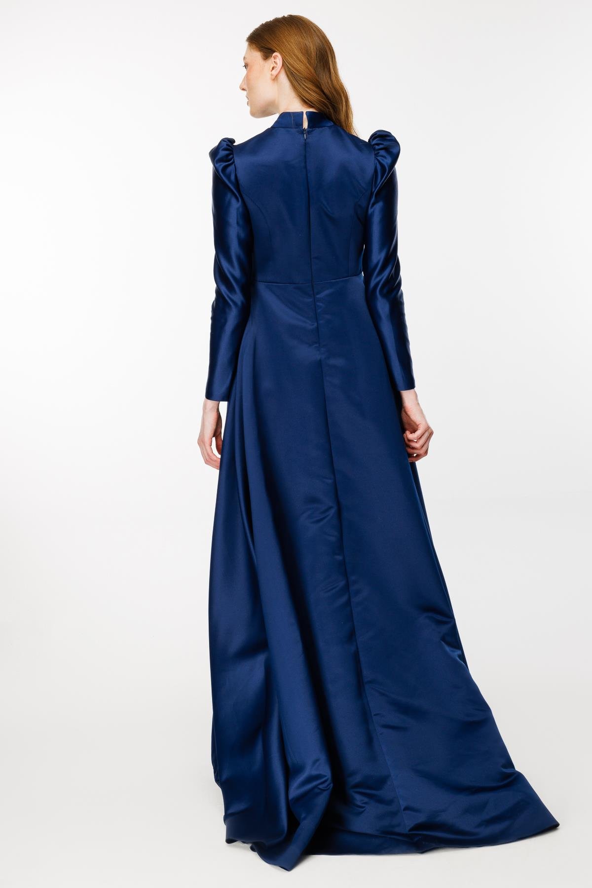 Yaka Ve Eteği İşlemeli Kuyruklu Abiye - LACI