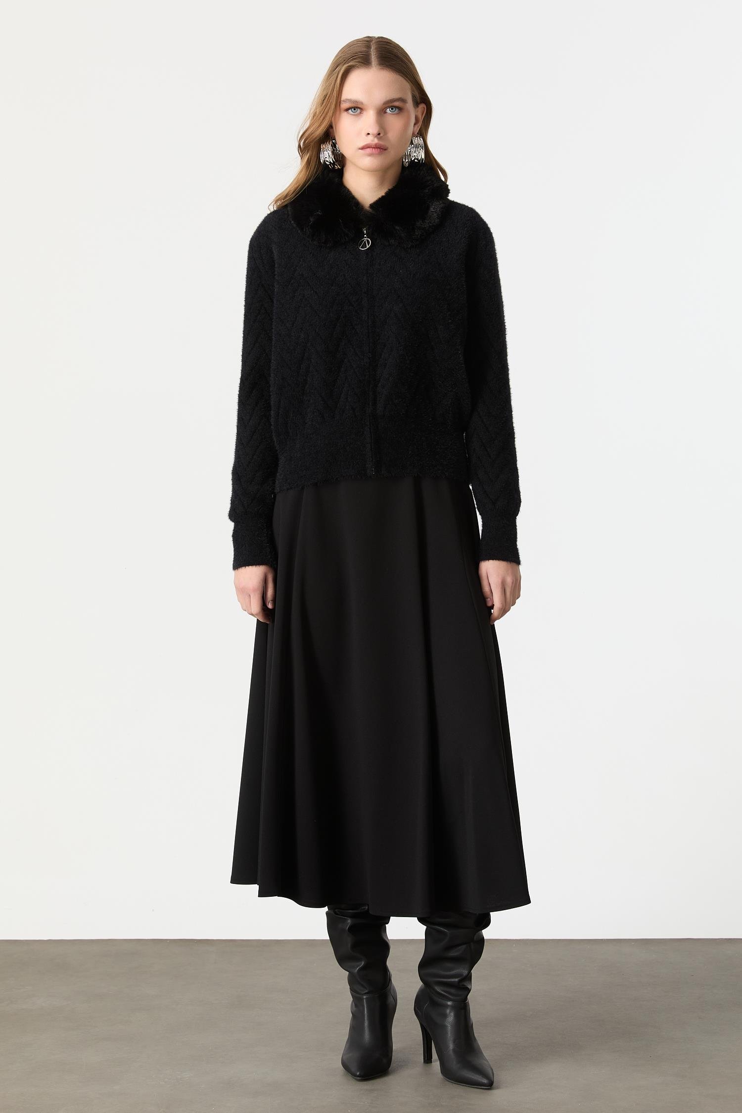 Yakası Kürklü Triko Hırka-SİYAH