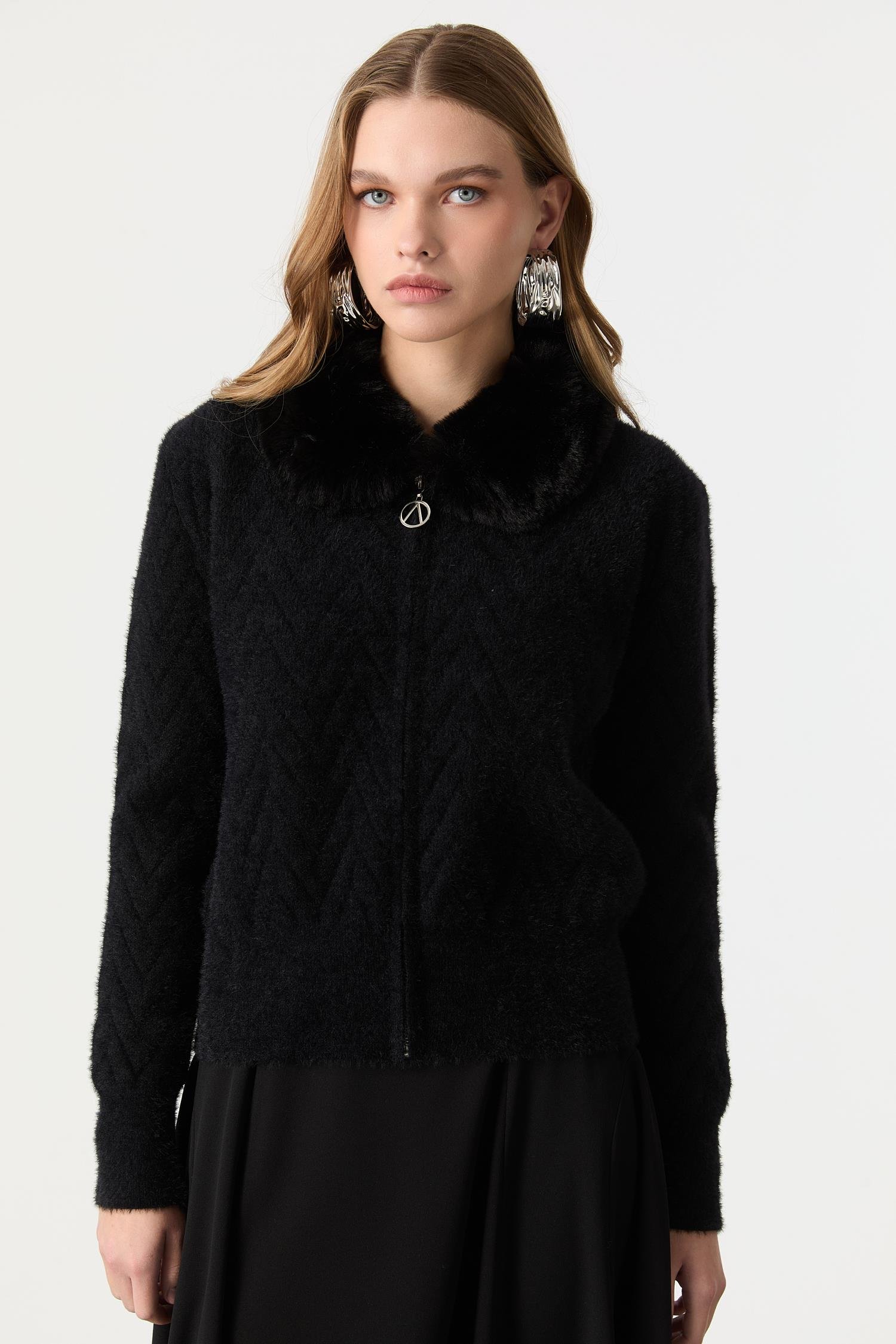 Yakası Kürklü Triko Hırka-SİYAH