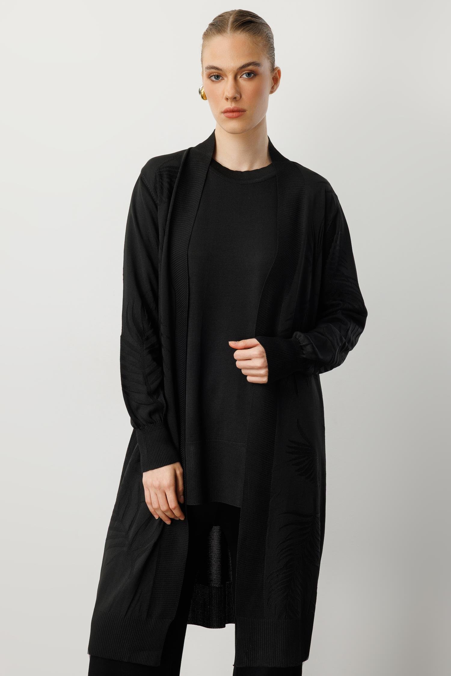 Yaprak Desenli Uzun Triko Hırka-SİYAH