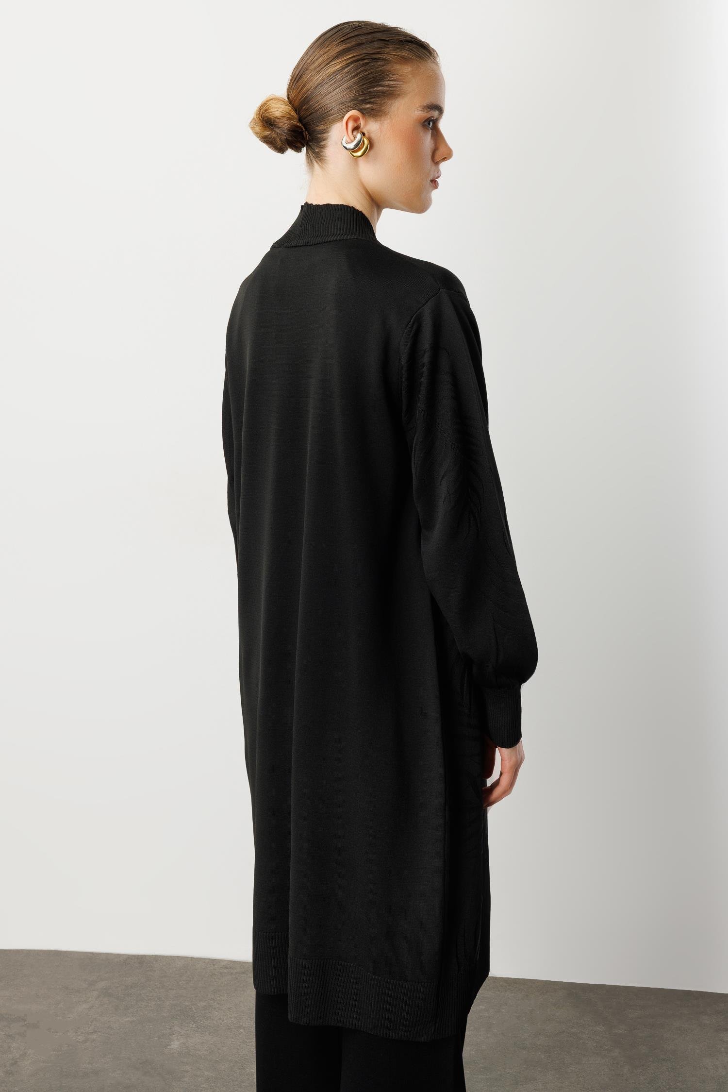 Yaprak Desenli Uzun Triko Hırka-SİYAH