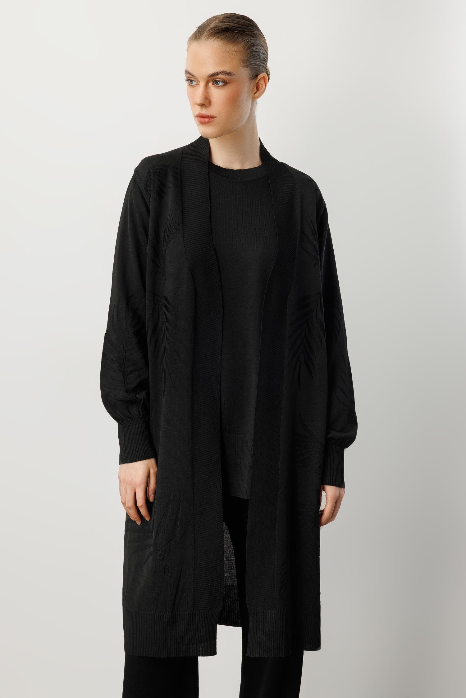 Yaprak Desenli Uzun Triko Hırka-SİYAH