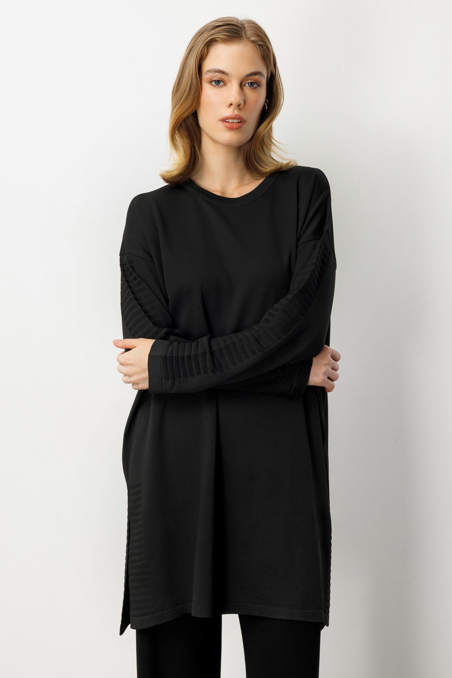 Yırtmaç Detaylı Triko Tunik-SİYAH