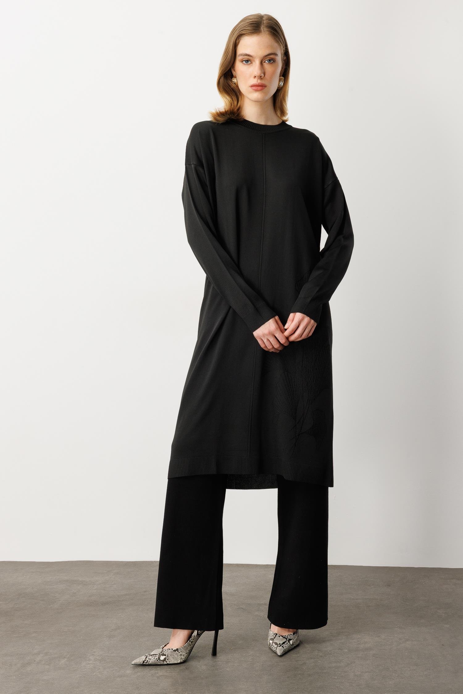 Yuvarlak Yaka Desenli Triko Tunik-SİYAH