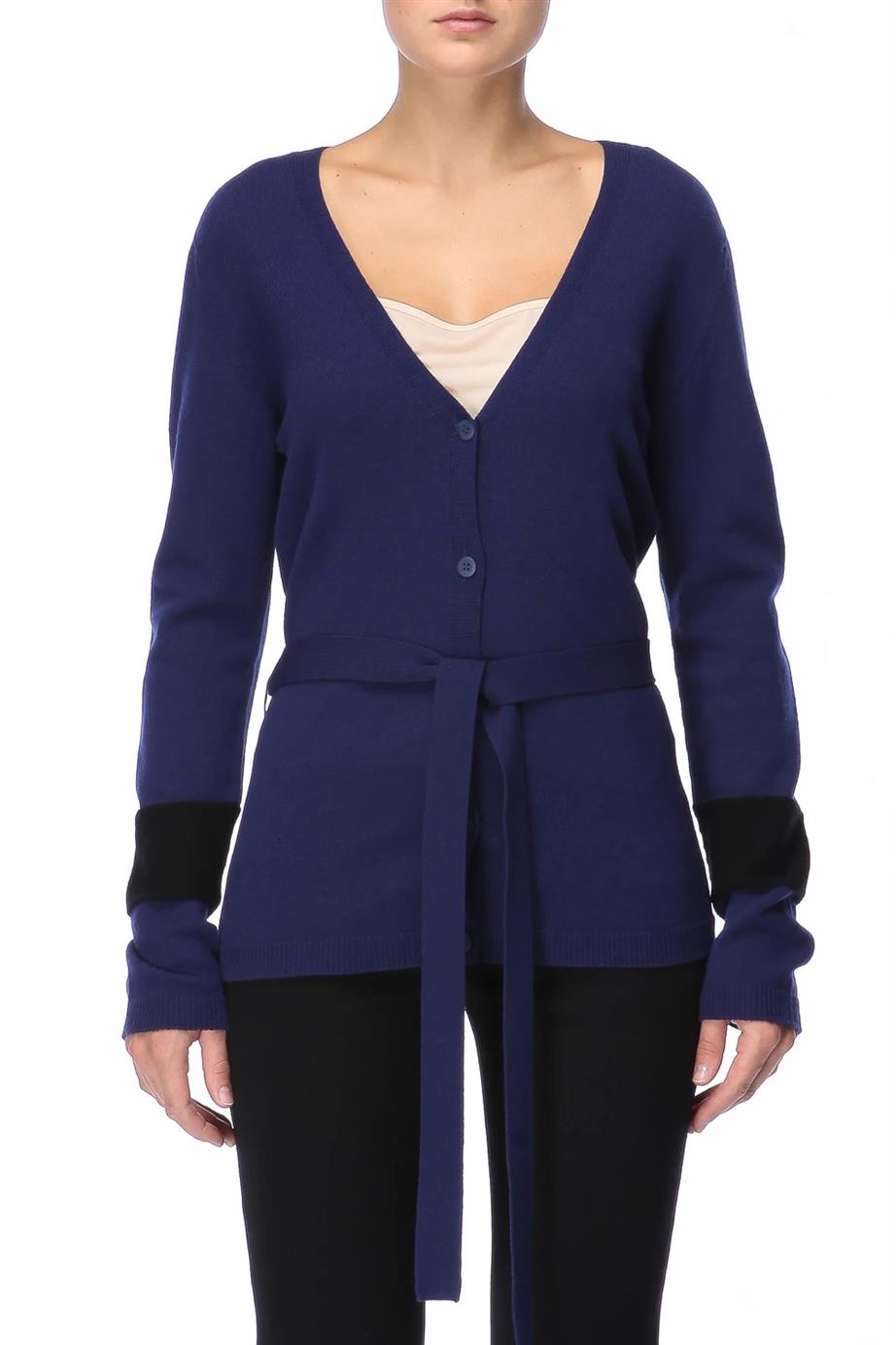 ESCADA  HIRKA