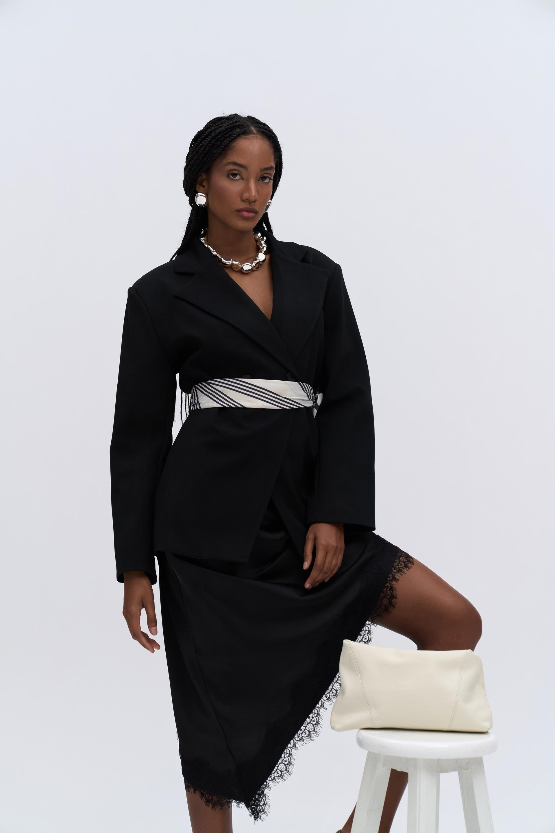 Allegany Siyah Bel Oturmalı Blazer