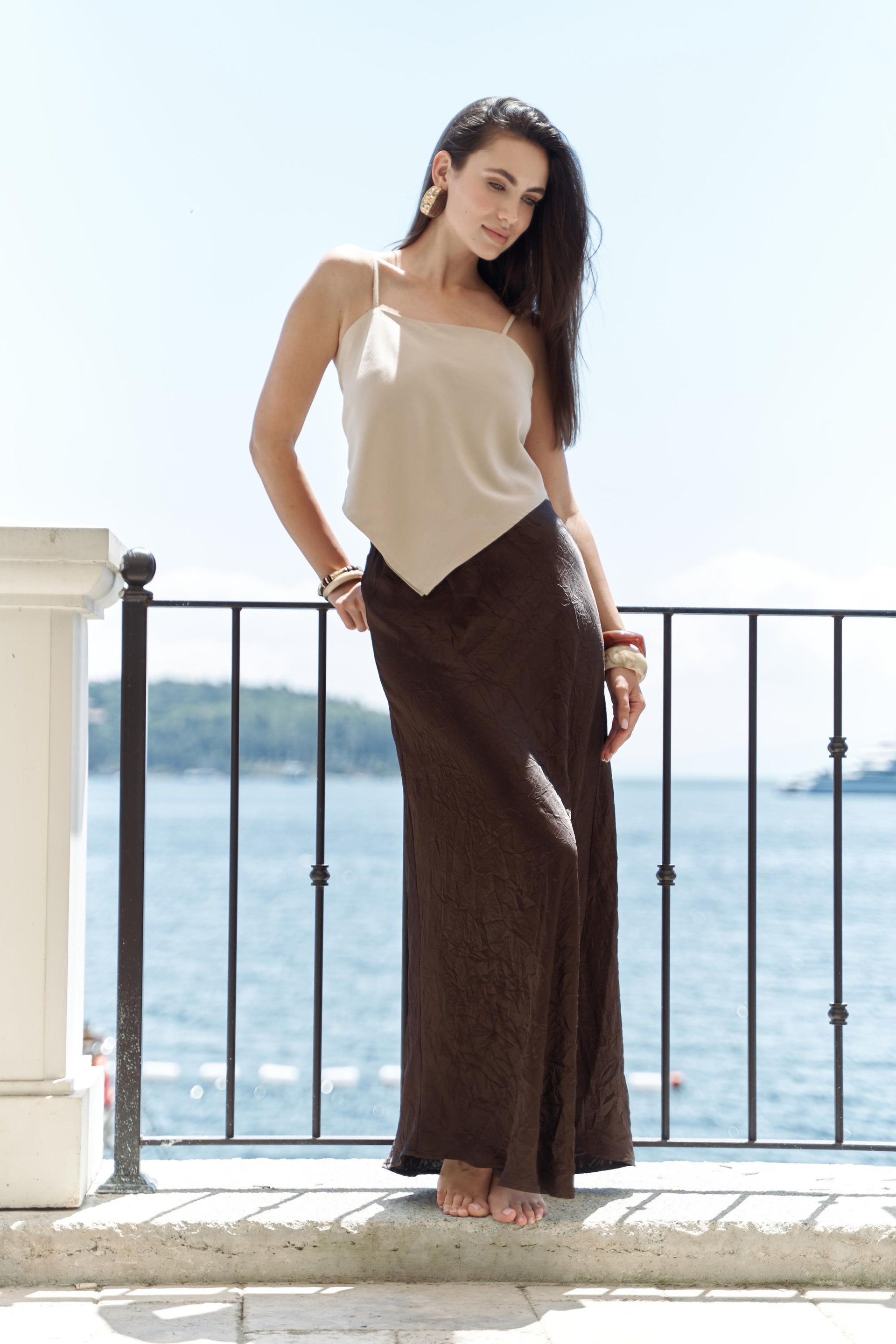 Alytih Üçgen Detay Bej Crop