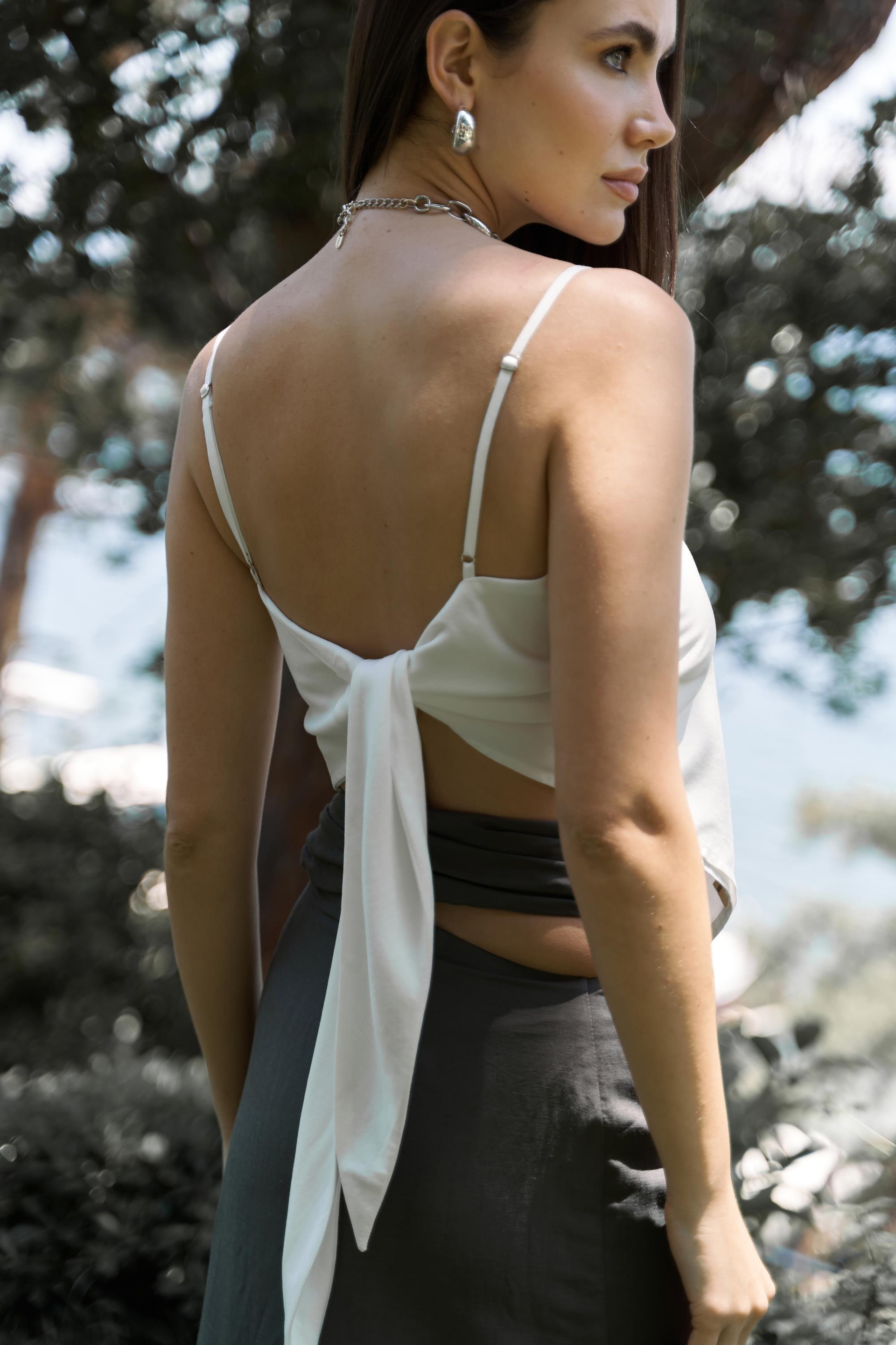 Alytih Üçgen Detay Ekru Crop