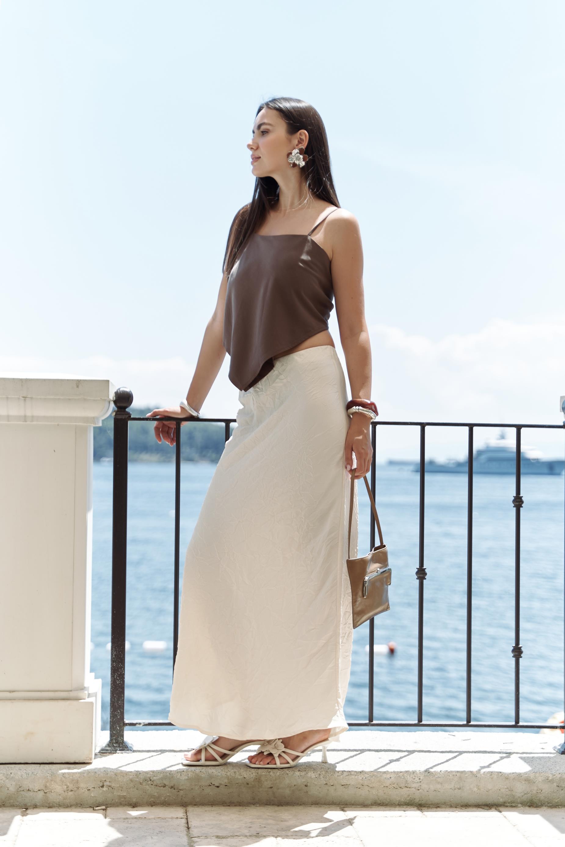 Alytih Üçgen Detay Soft Kahve Crop