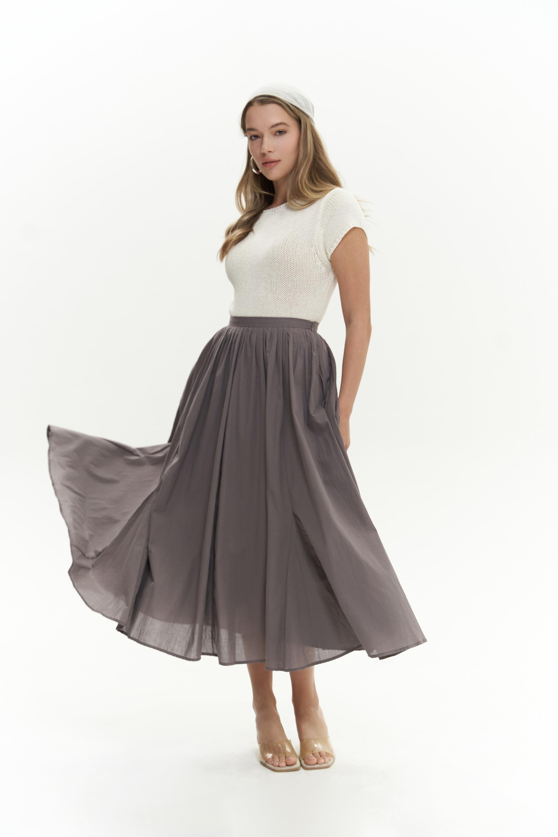 Amaya Bilek Hizasında Pileli Füme Etek