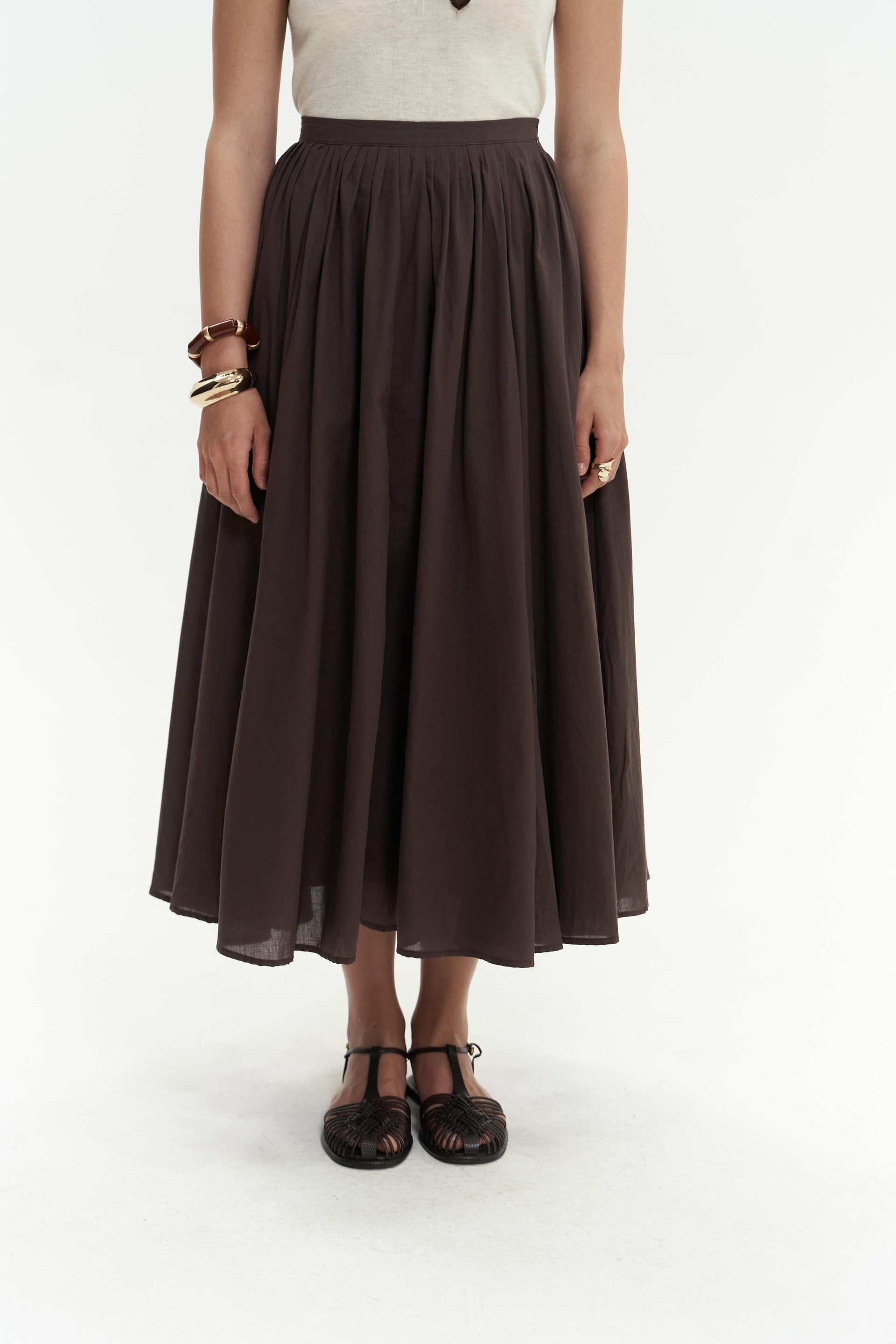 Amaya Bilek Hizasında Pileli Kahve Etek