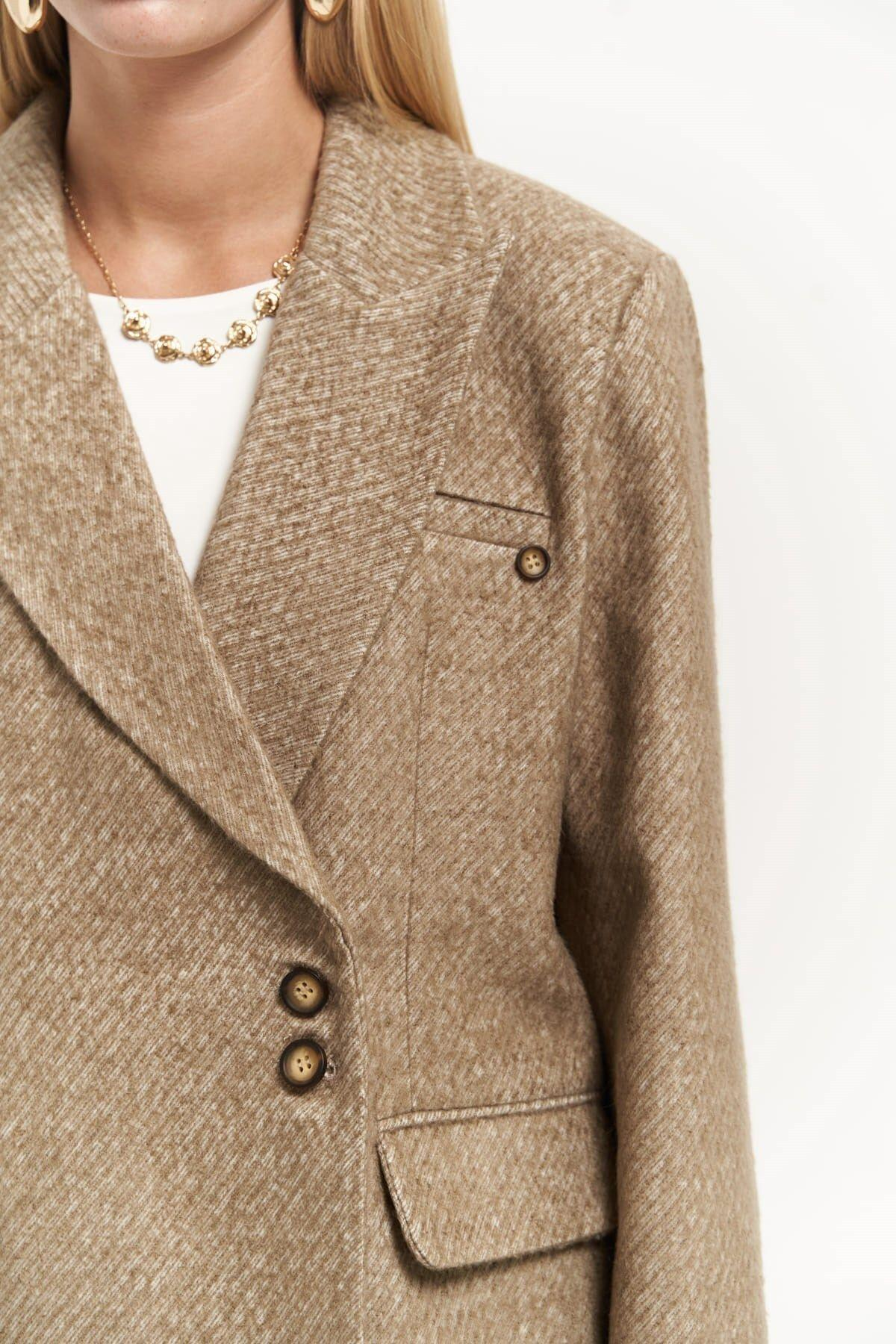 Anika Bej Blazer
