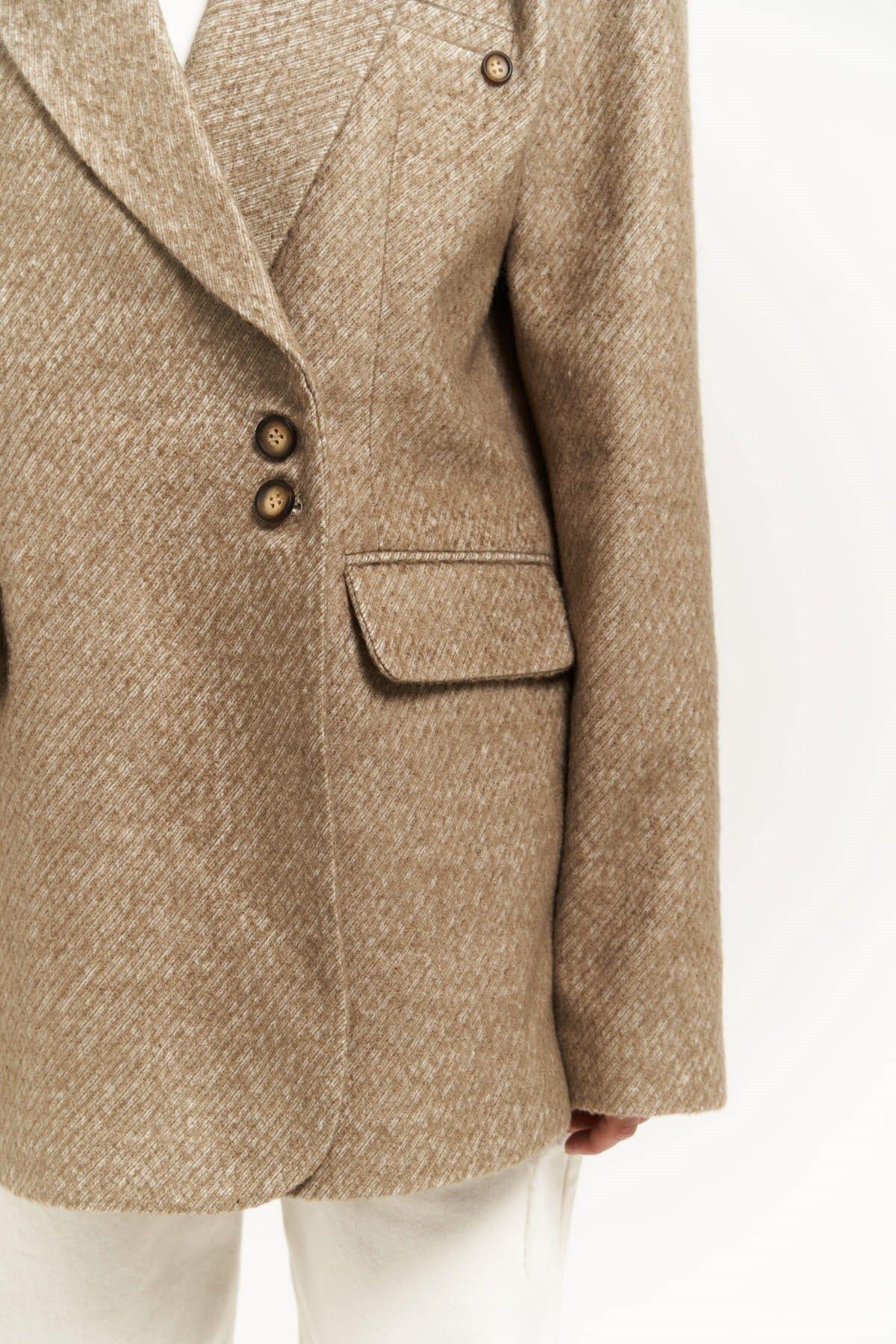 Anika Bej Blazer