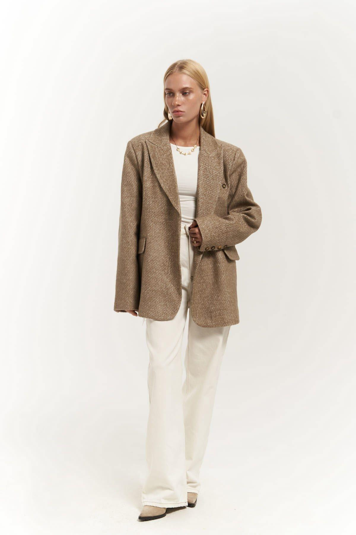Anika Bej Blazer