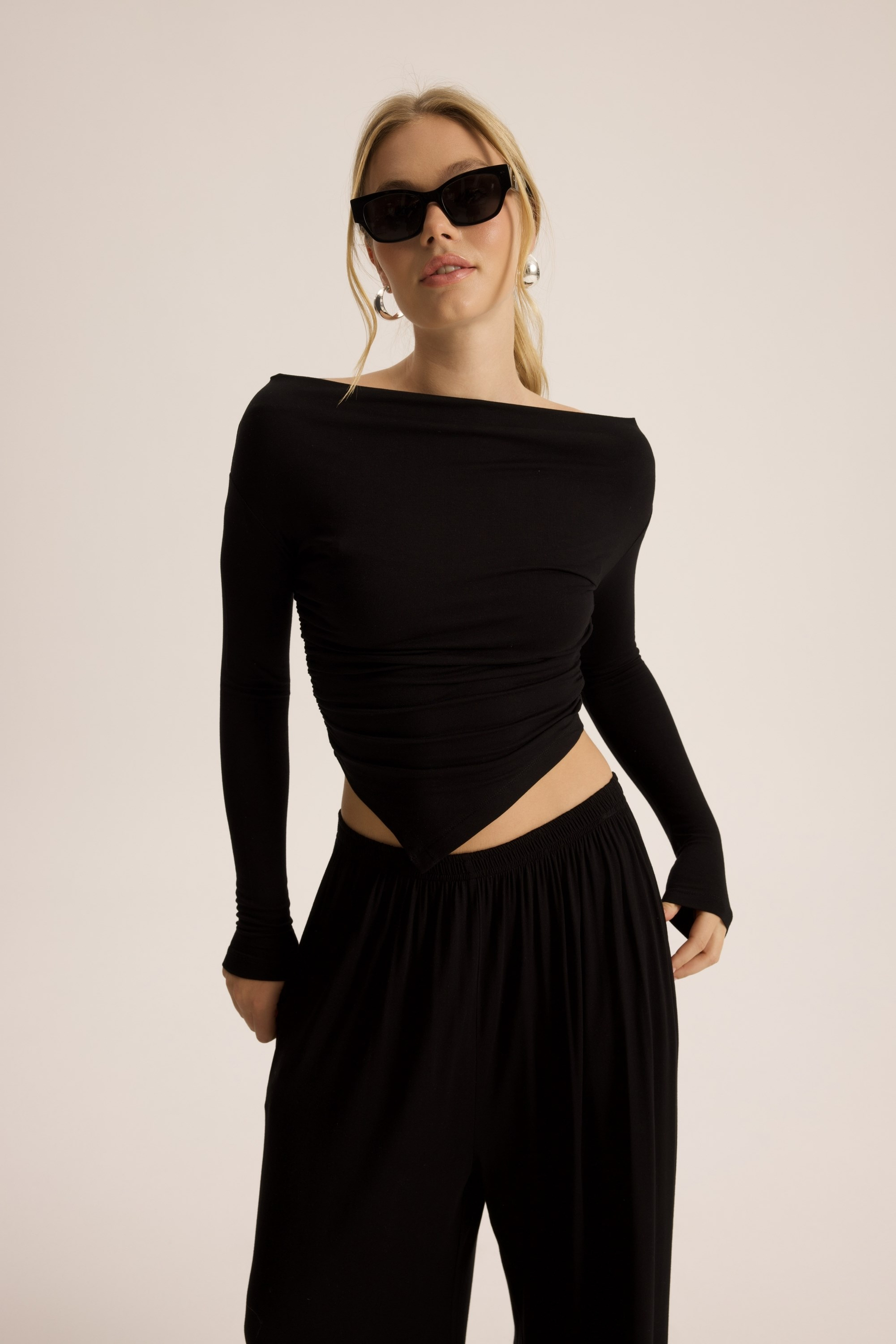 Apolline Üçgen Kesim Siyah Crop Pantolon Takım