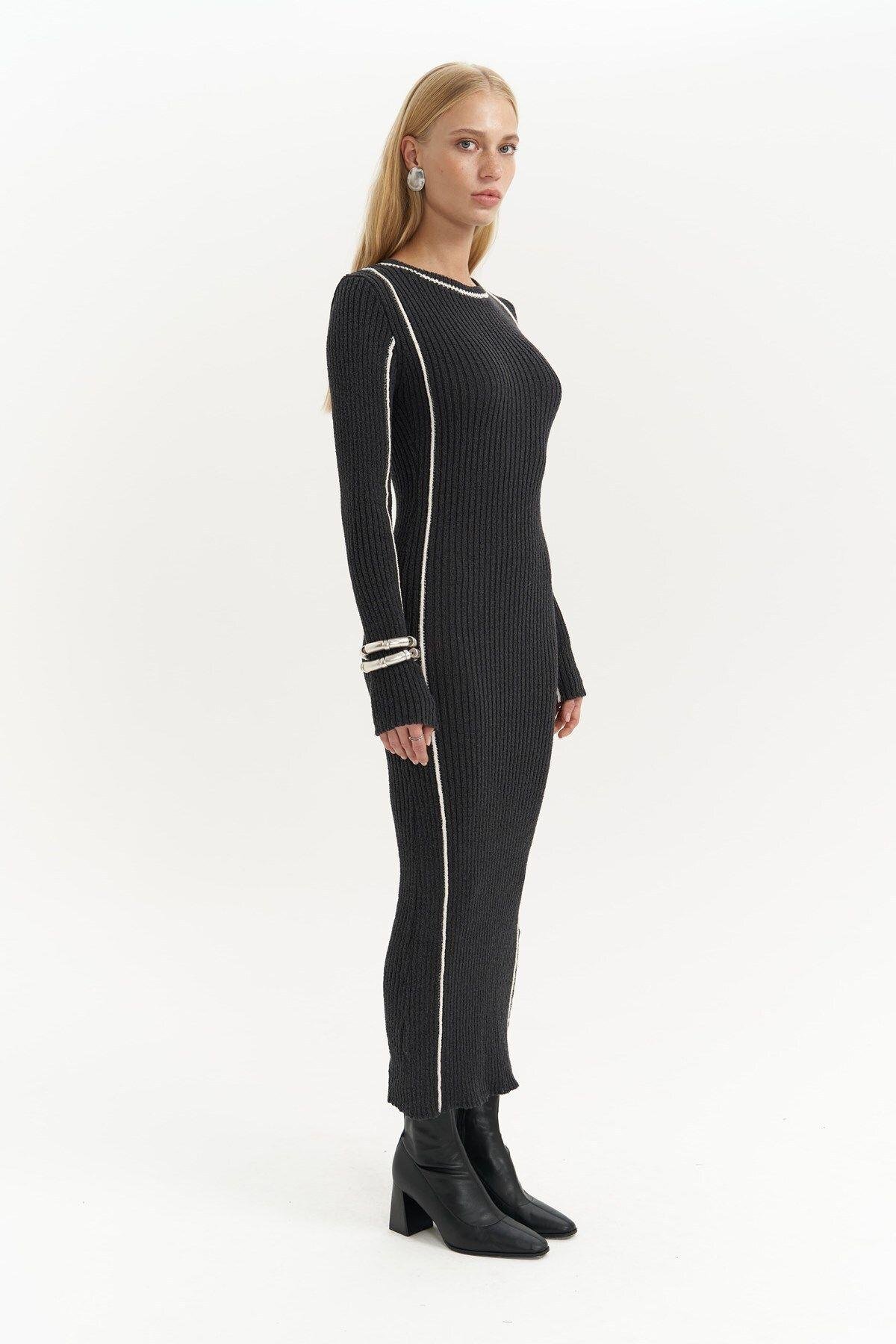 Aston Çizgi Detay Antrasit Elbise