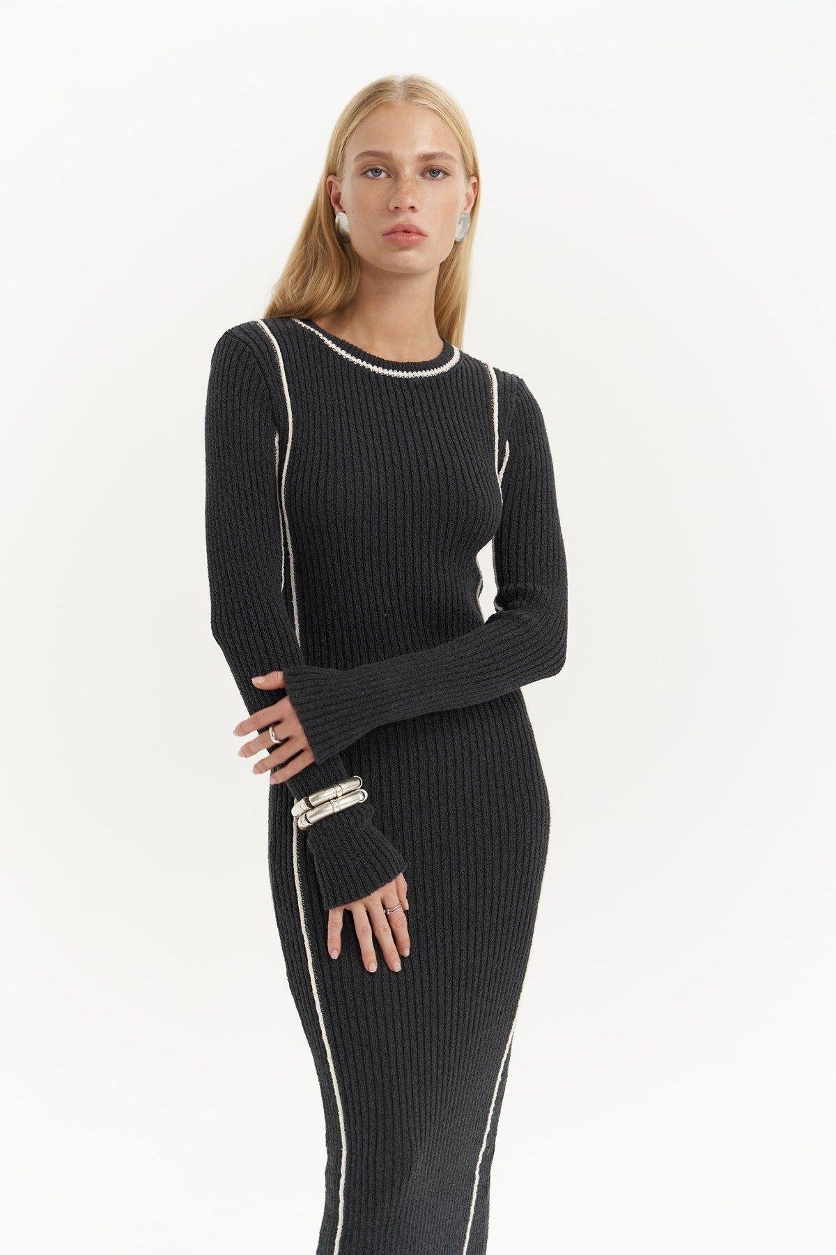 Aston Çizgi Detay Antrasit Elbise