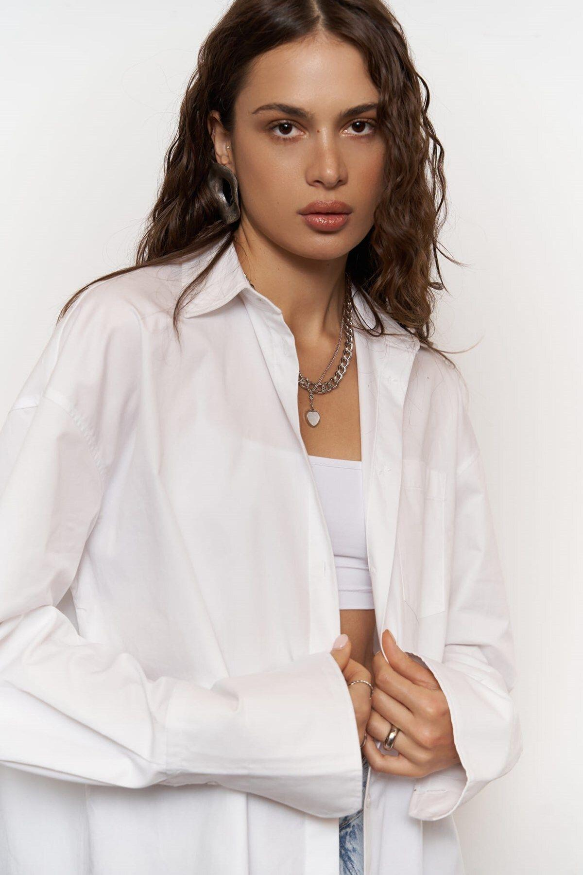 Avery Oversize Beyaz Gömlek