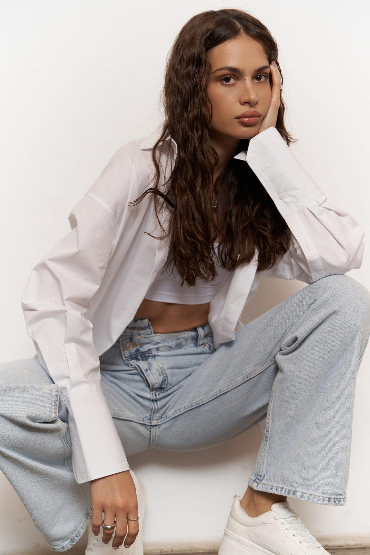 Avery Oversize Beyaz Gömlek