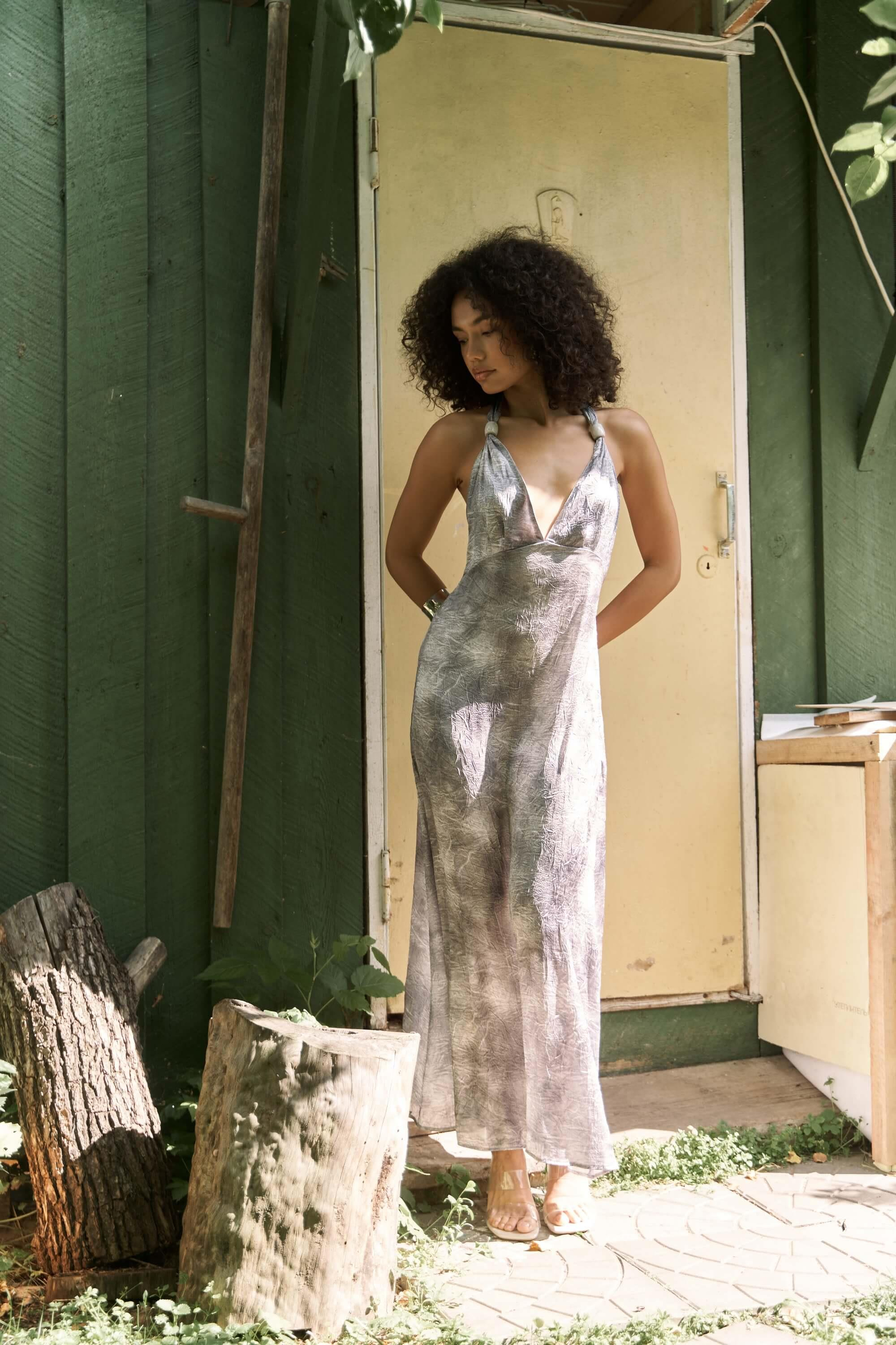 Bahirfiyon Bağlamalı Boncuk Detaylı Gri Uzun Elbise