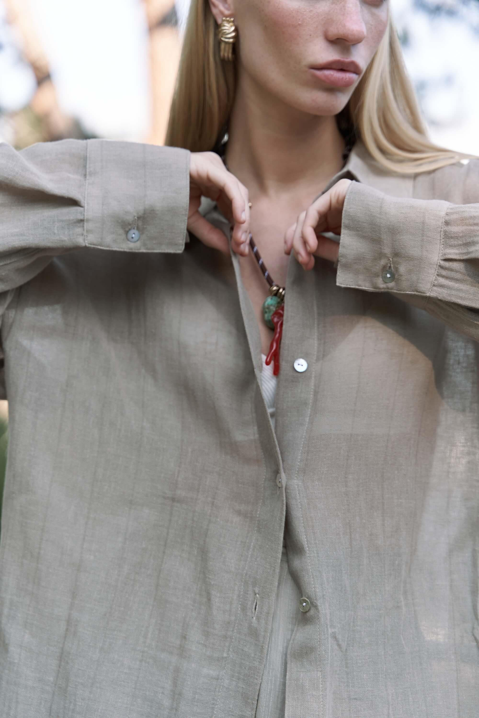 Calynn Sırt Dekolteli Çizgili Haki Keten Gömlek