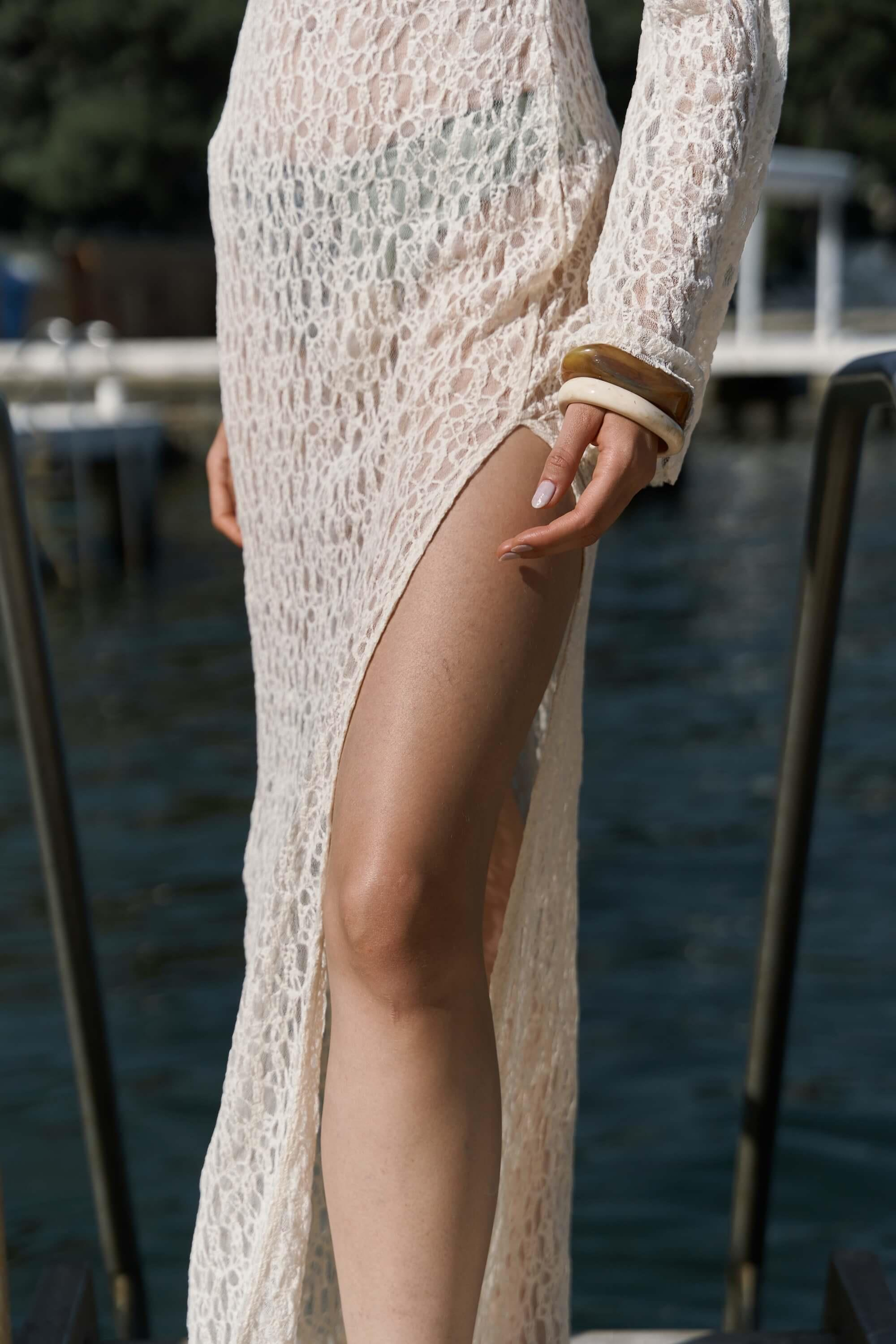 Caroline Dantelli Bej Uzun Elbise