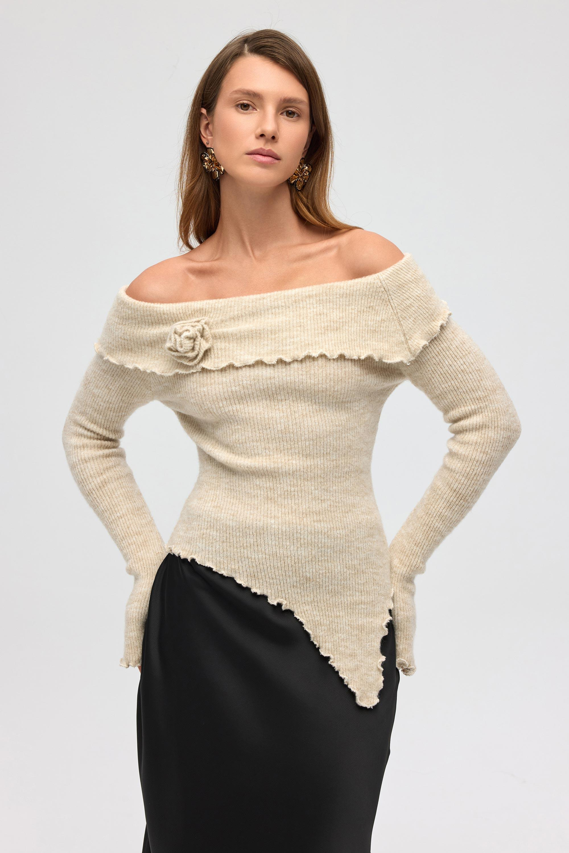 Casica Carmen Yaka Bej Triko Kazak