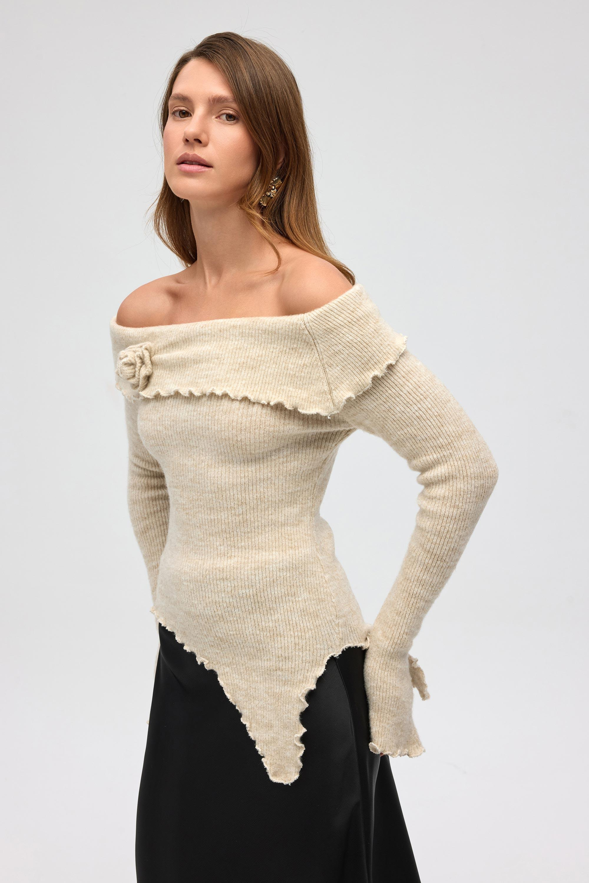 Casica Carmen Yaka Bej Triko Kazak