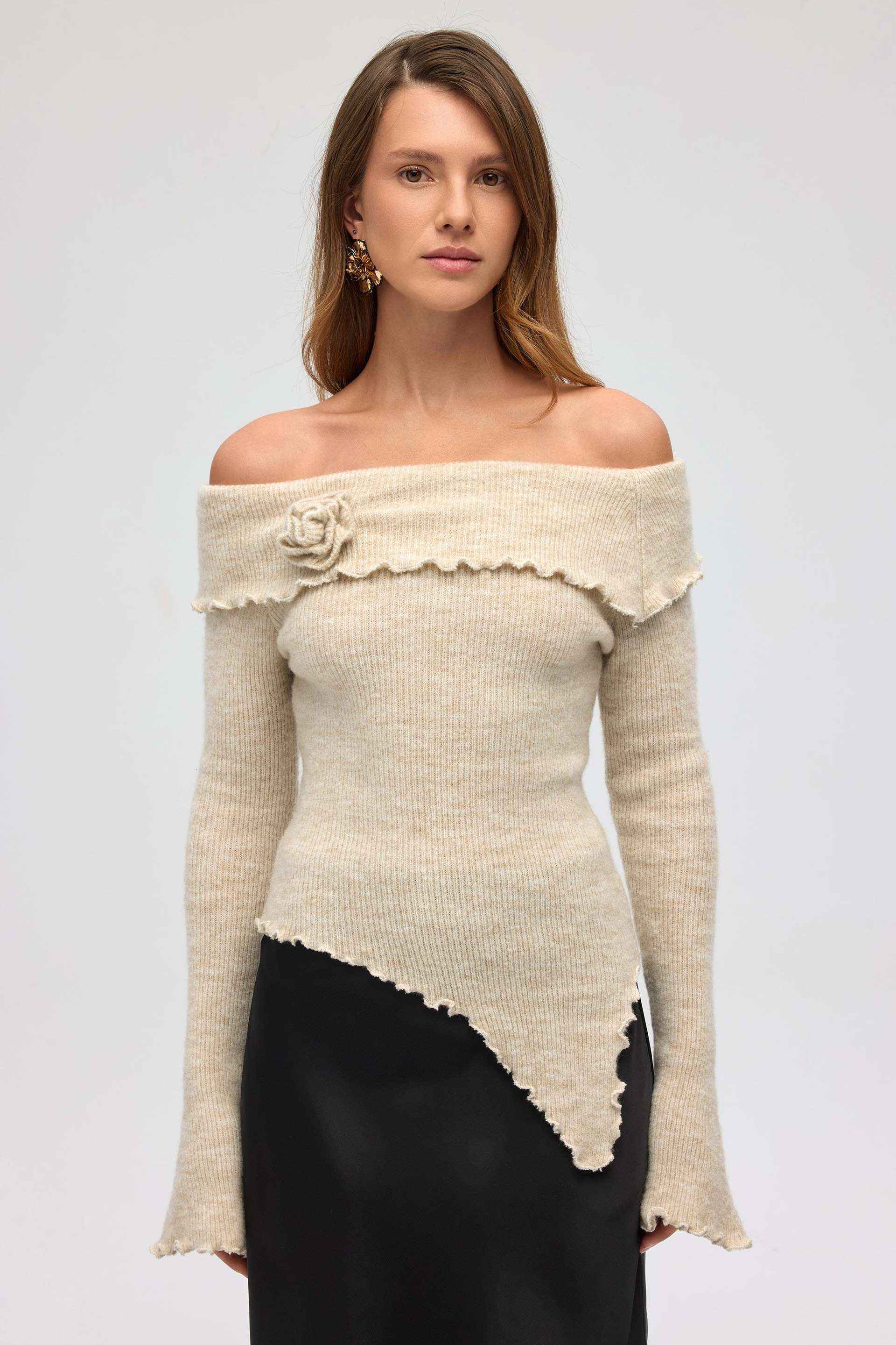 Casica Carmen Yaka Bej Triko Kazak