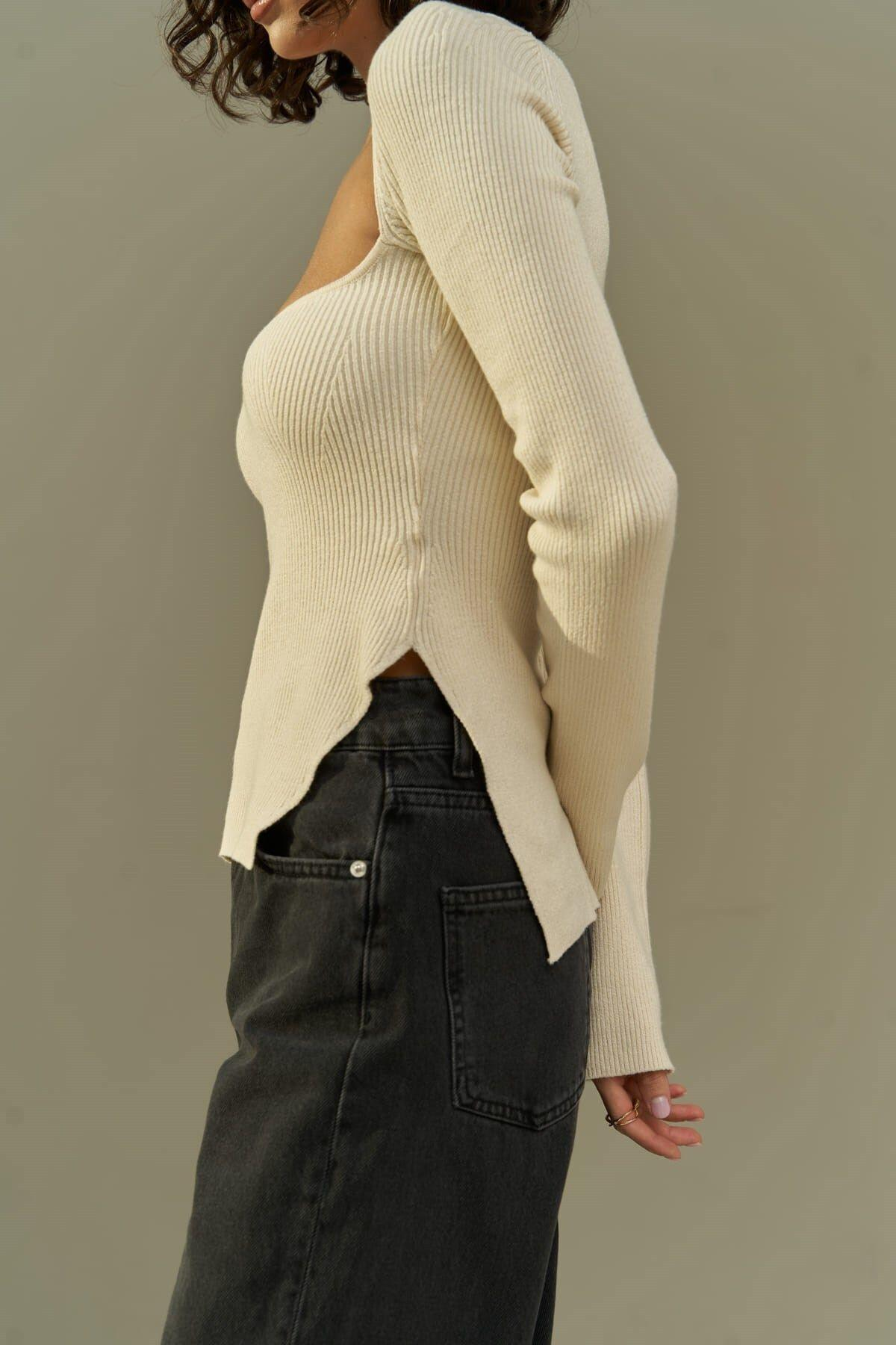 Change Beige Knit Blouse