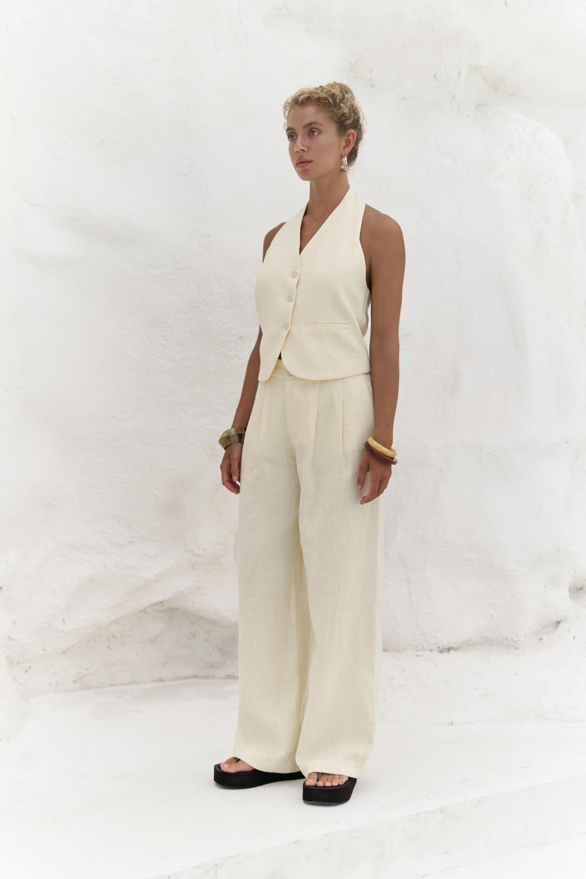 Dena Sırt Dekolteli Sarı Keten Yelek Pantolon Takım