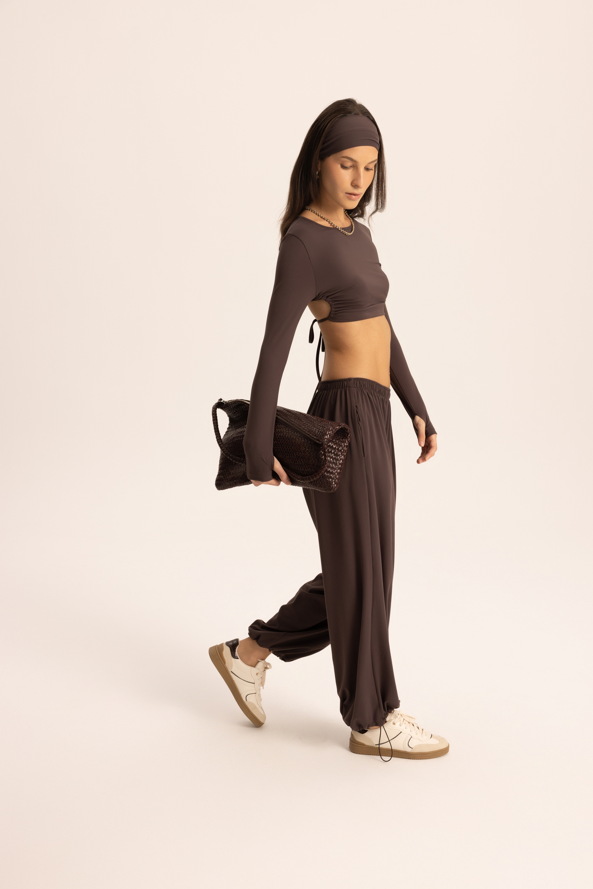 Divya Bandana Detaylı Kahve Crop Eşofman Takımı