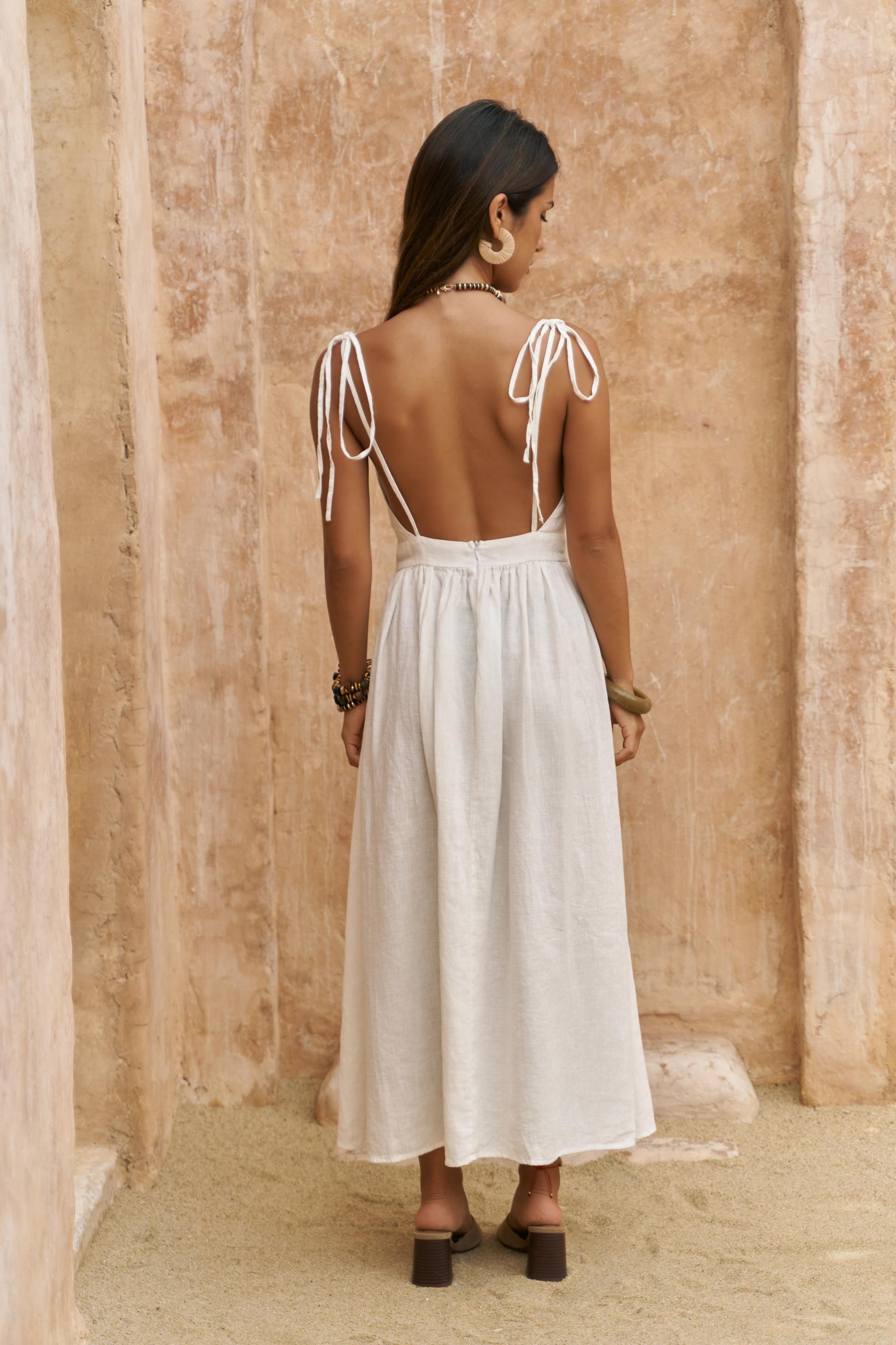 Eara Askılı Uzun Beyaz Keten Elbise