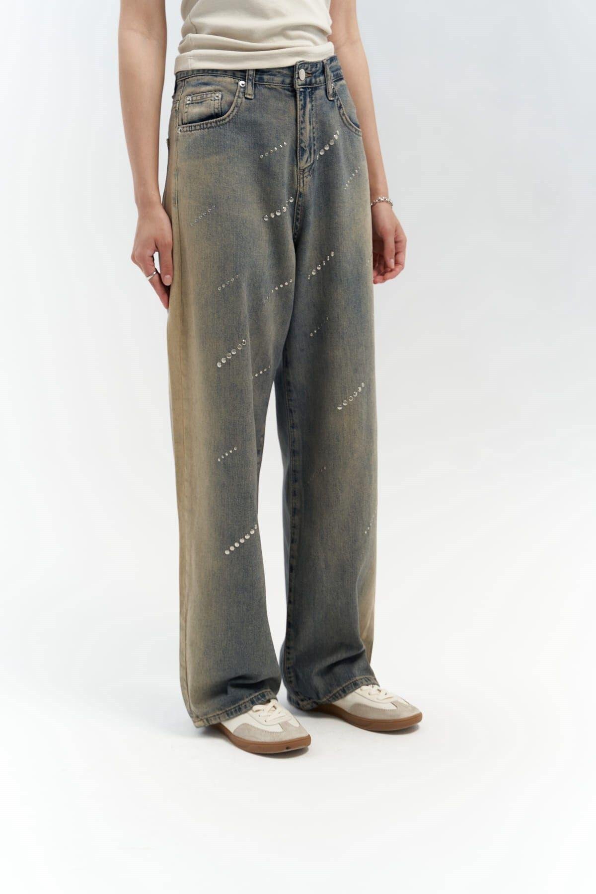 Elang Dirty Gray Jeans With Studs