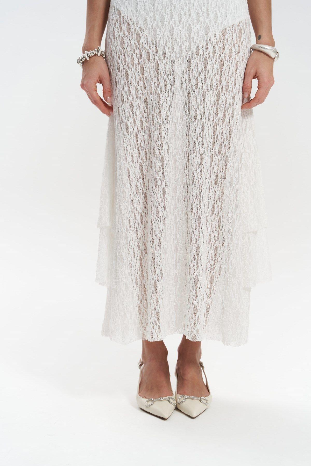 Eli Dantelli Ekru Uzun Elbise