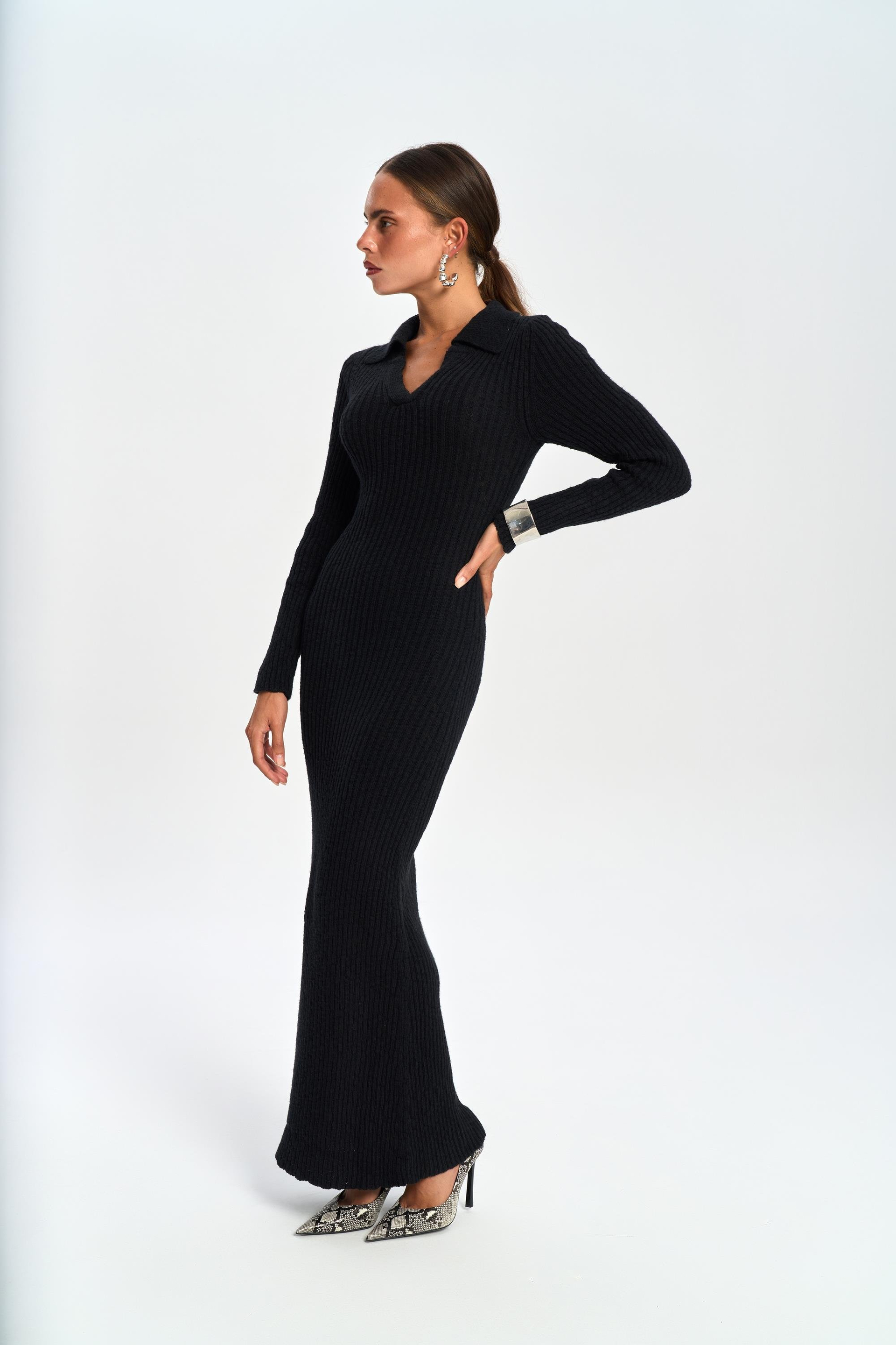 Eloria Polo Yaka Siyah Triko Elbise