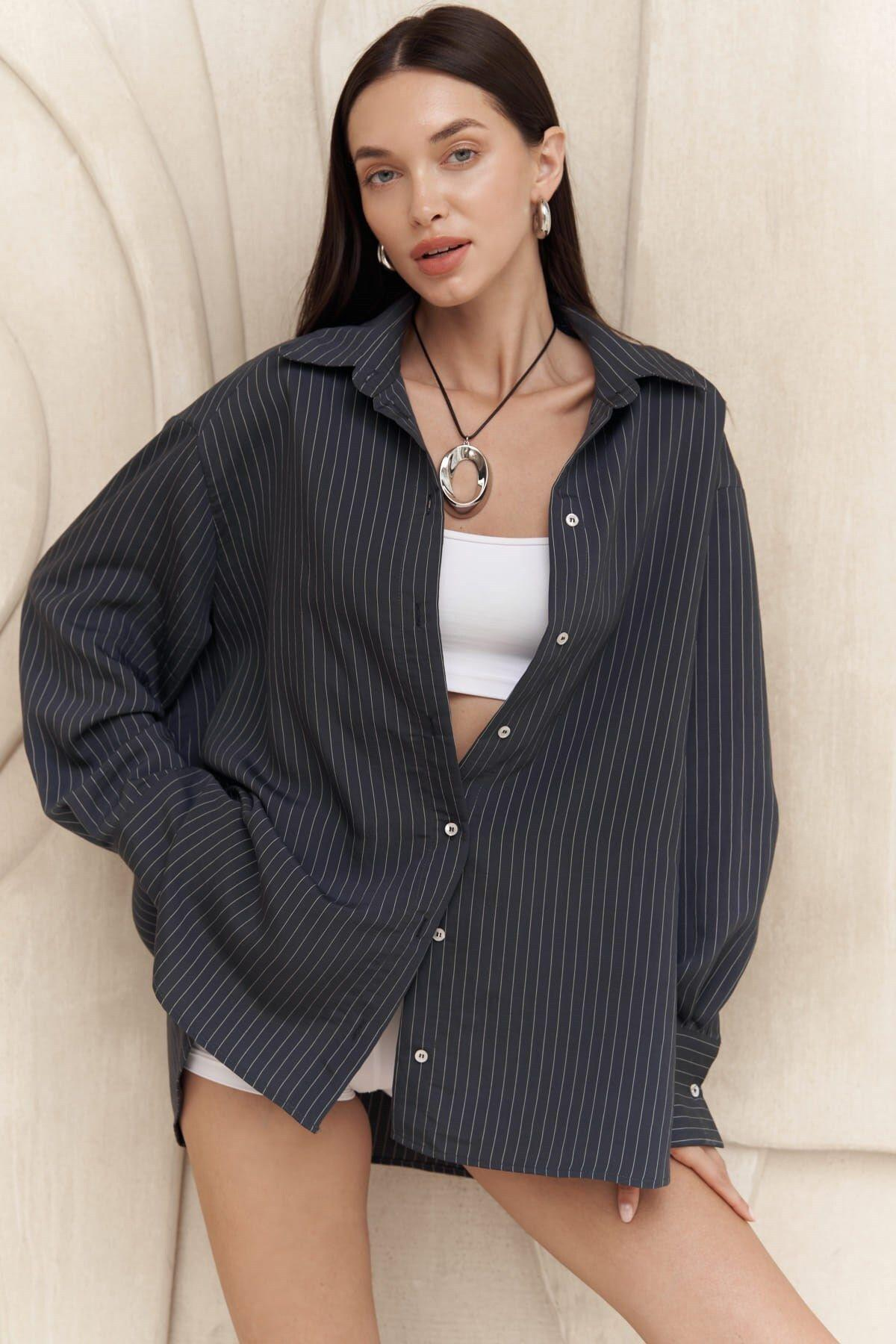 Eryn Beyaz Çizgili Lacivert Oversize Gömlek