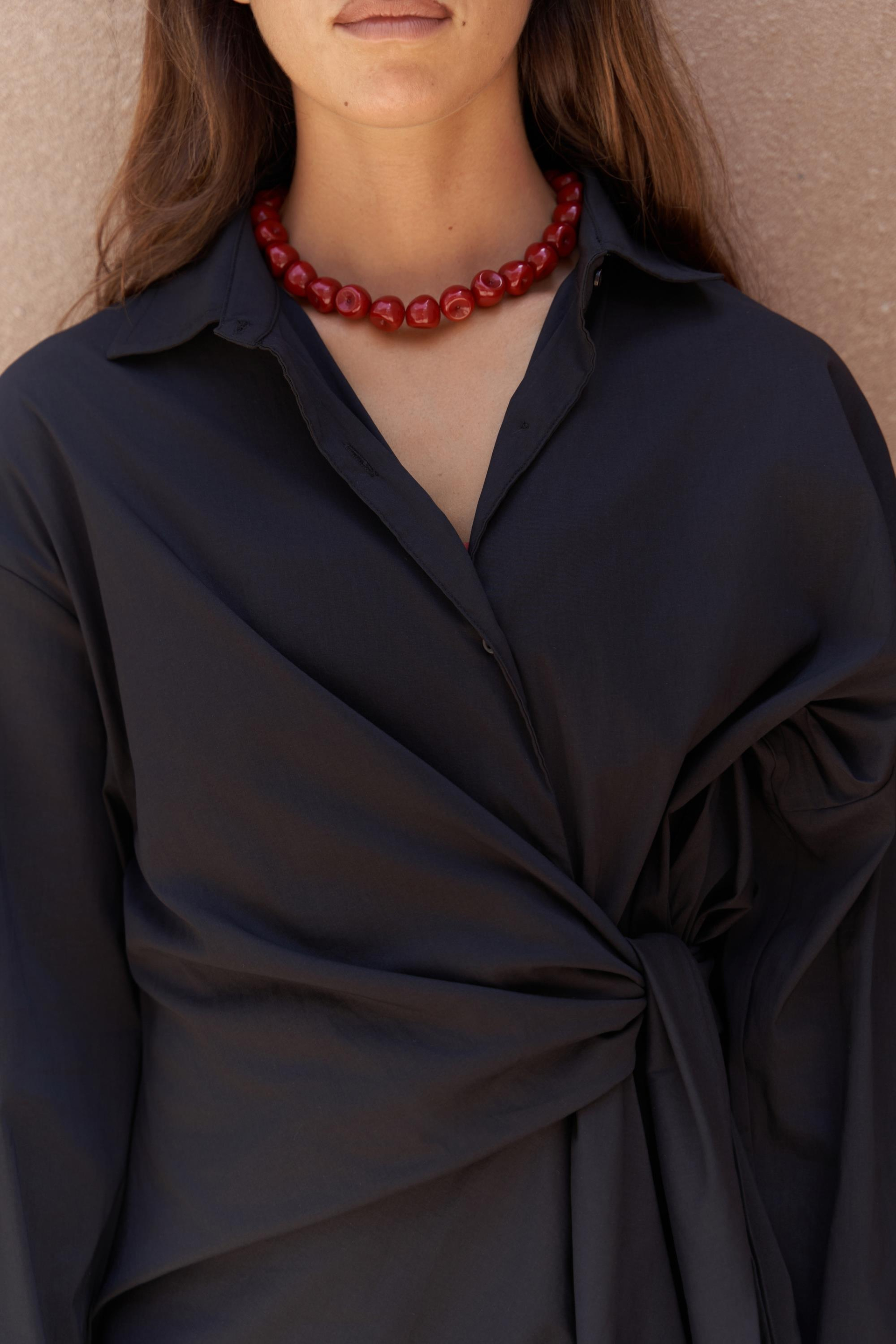 Ester Bağlamalı Siyah Gömlek