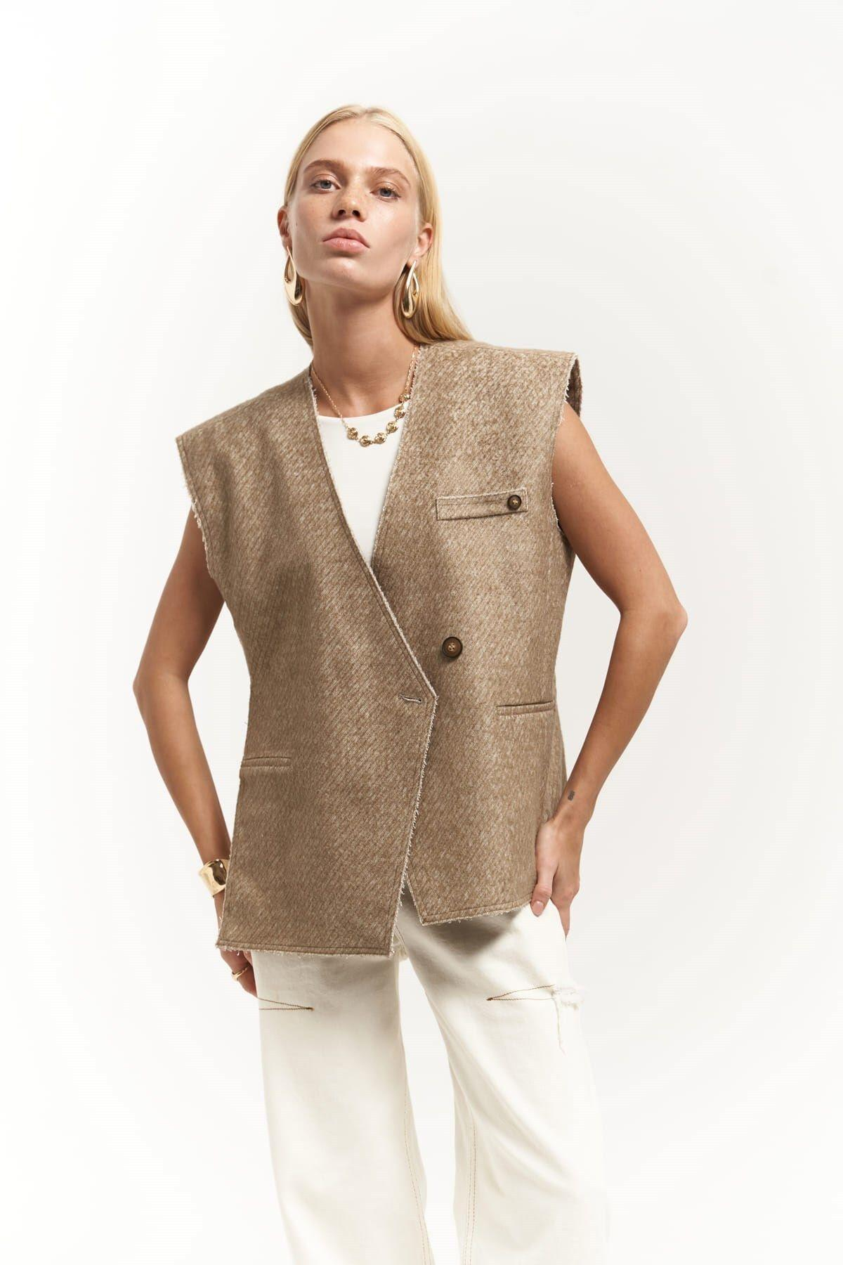 Faven Beige Side Slit Detail Vest