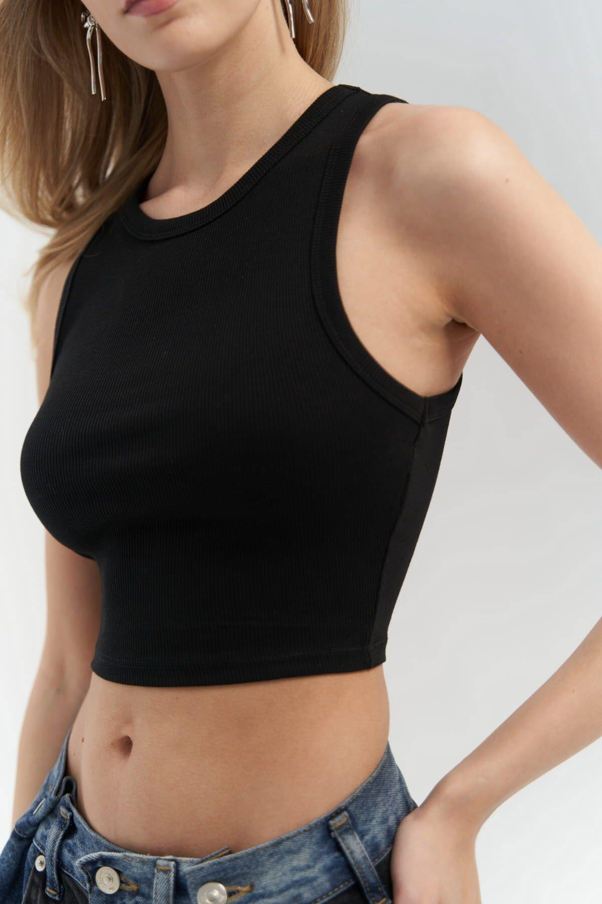 Fleur Ribbed Halterneck Black Crop