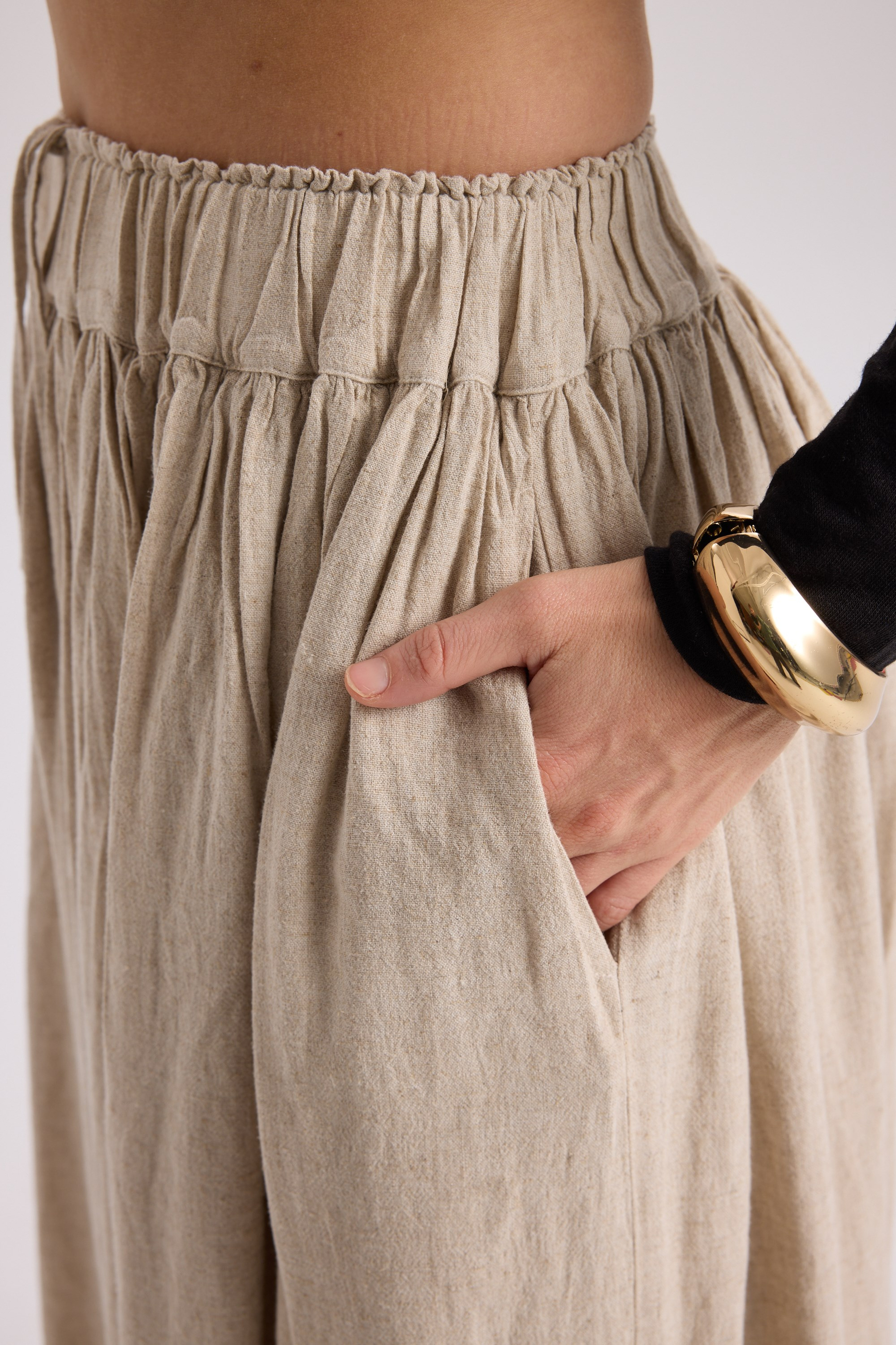 Gabbiano Lace-Up Pleated Beige Linen Skirt