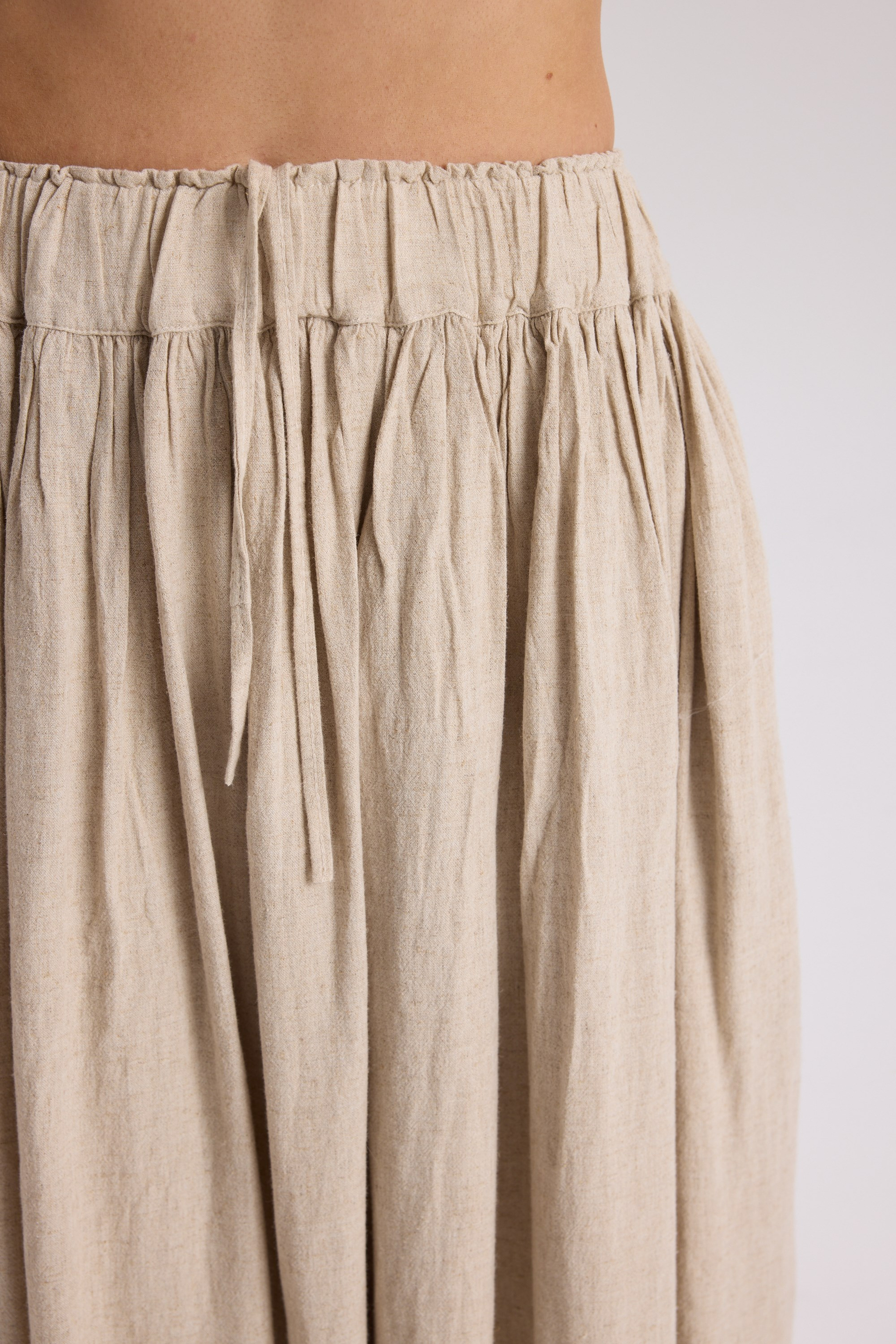 Gabbiano Lace-Up Pleated Beige Linen Skirt