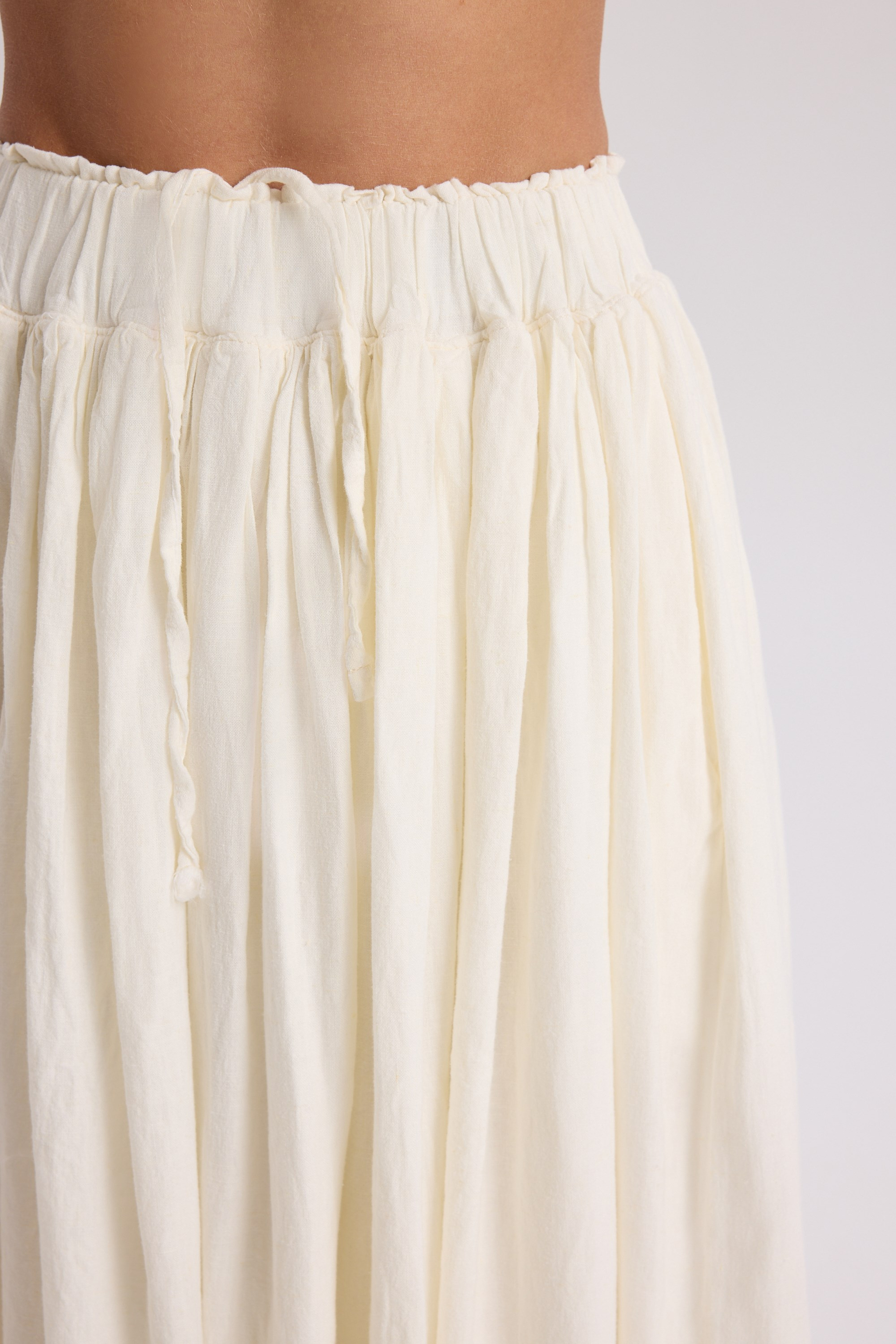 Gabbiano Lace-Up Pleated Ecru Linen Skirt